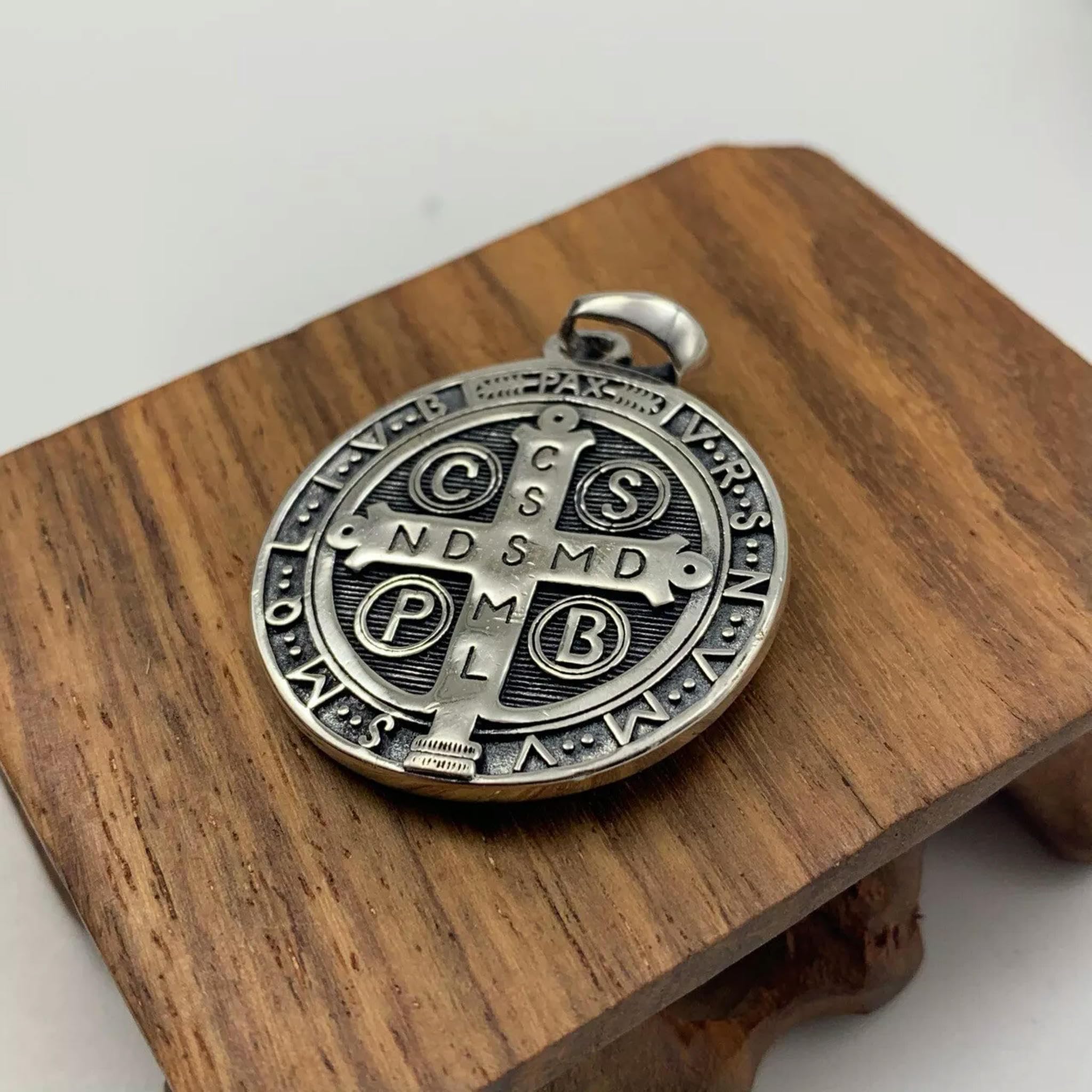 Colgante y Pulsera con Medalla católica de San Benito en Plata 925