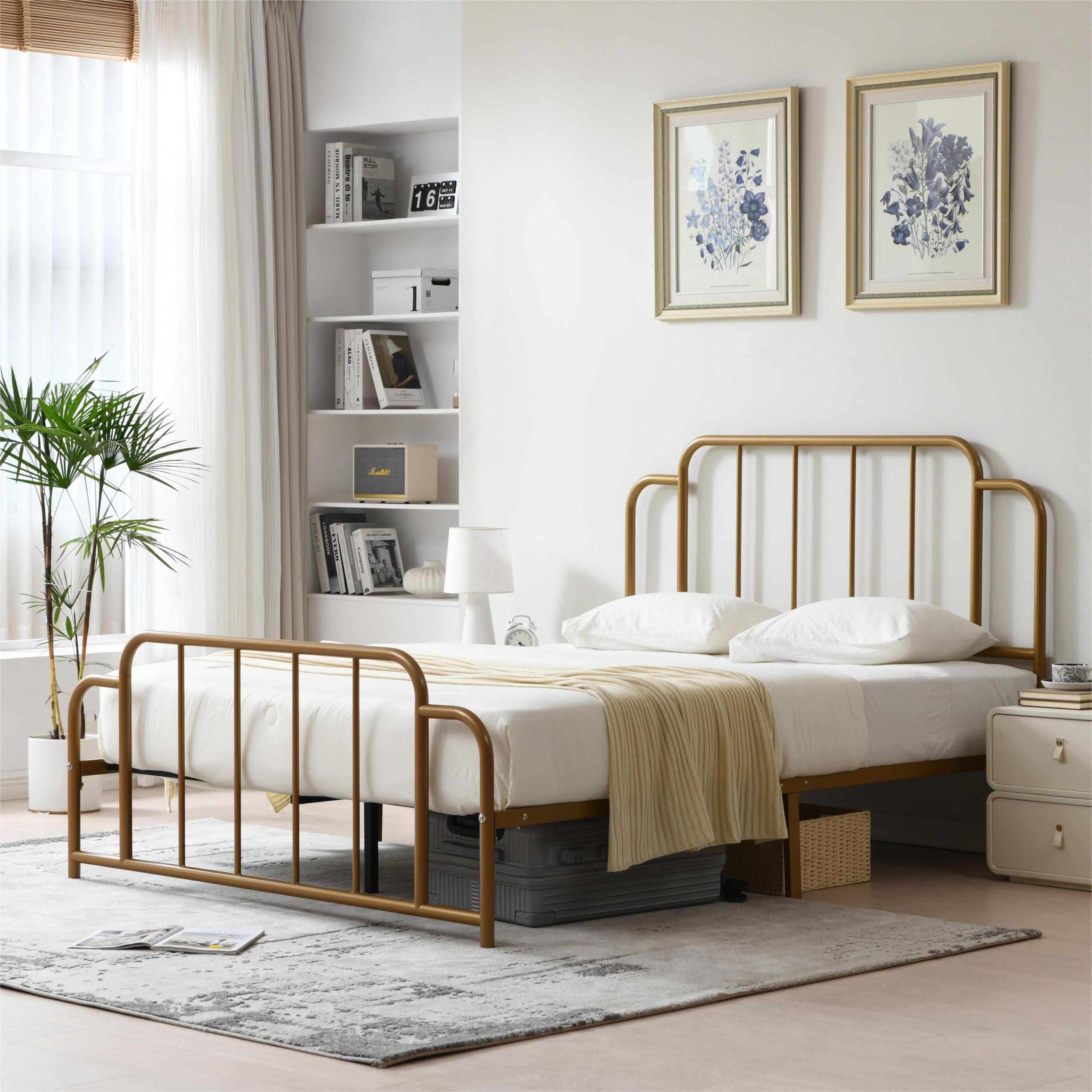 PINJU Metal Platform Bed Frame with Headboard and Footboard, Classic Style, Sturdy Metal Slats, No Box Spring Needed, Easy Installation (Gold, Full)