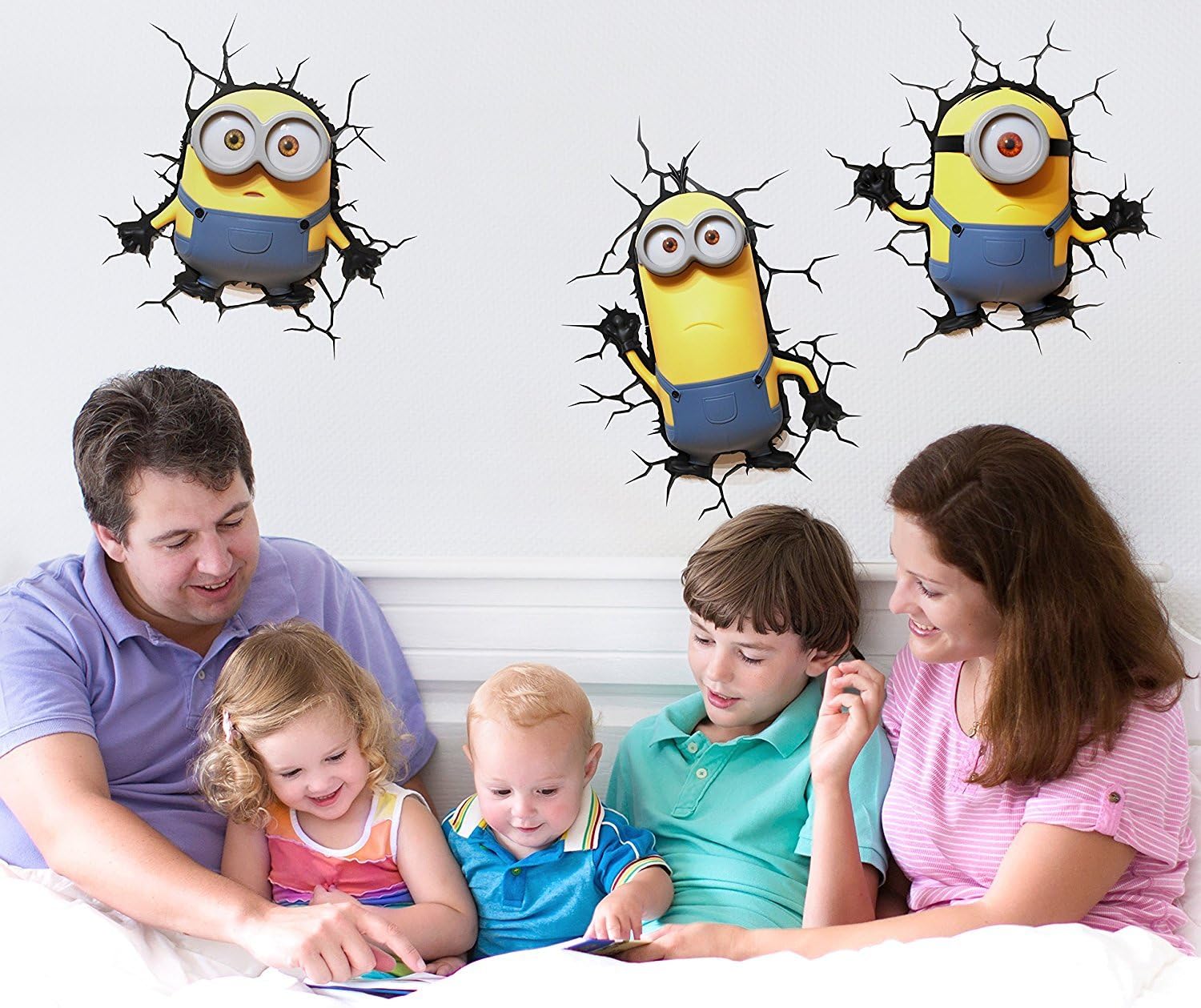 Amazon Co Jp Minions ミニオンズ ボブ 3d Led ウォールライト 並行輸入品 Diy 工具 ガーデン