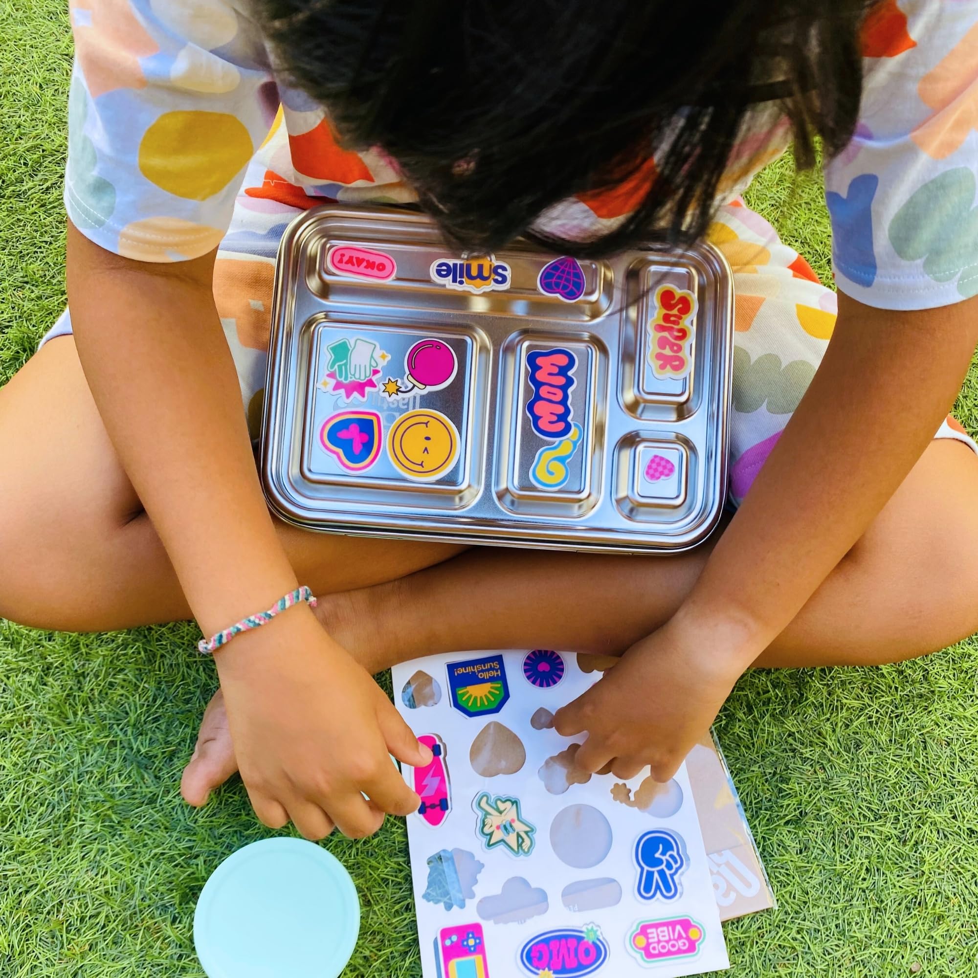 Pack Completo Fiambrera Infantil de Acero Inoxidable Antifugas con 5 Compartimentos + 2 Botes herméticos para poner yogur/hummus + Pegatinas Reutilizables. SIN BPA. CERO PLASTICOS