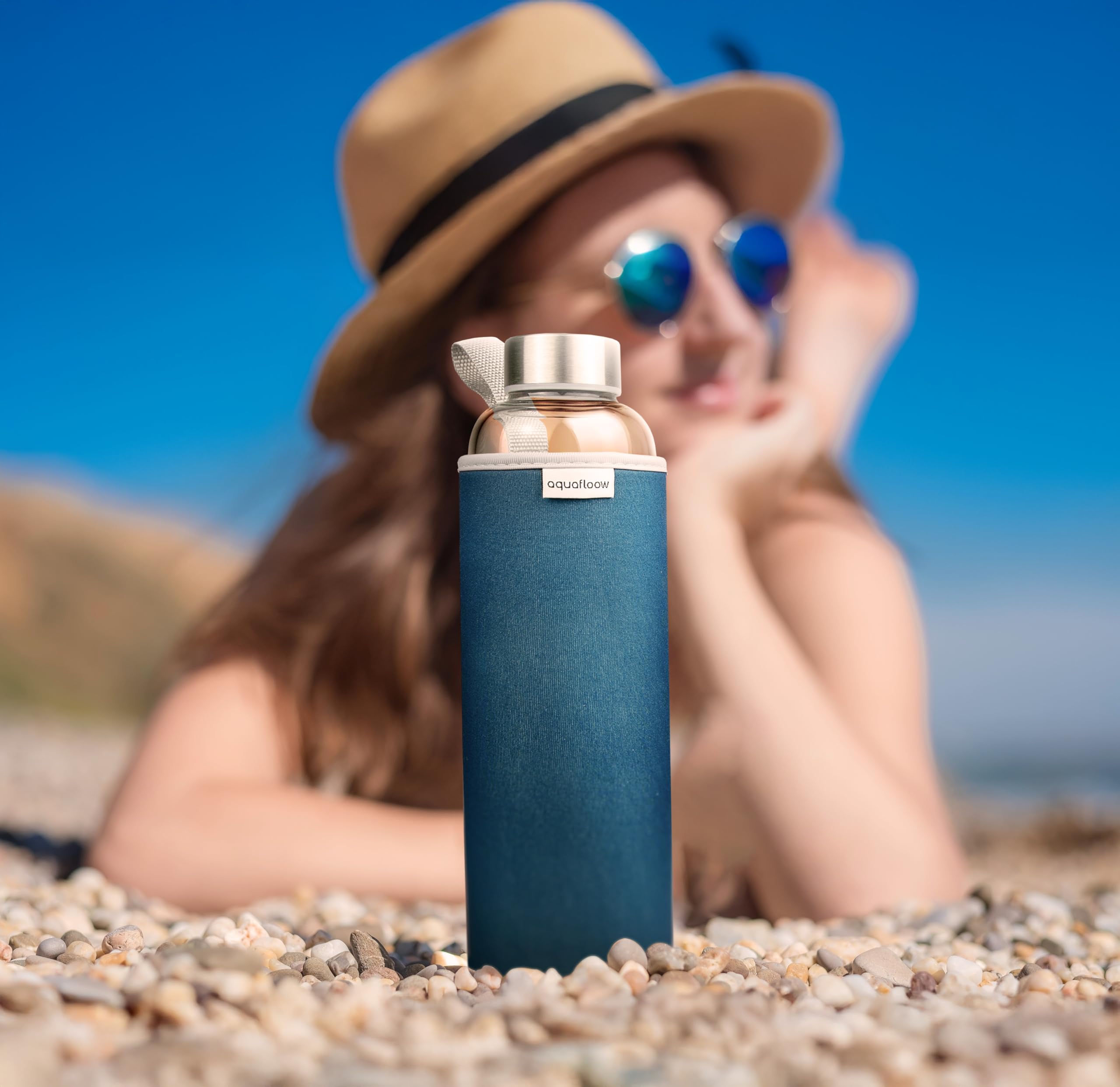 Aquafloow Borraccia con Custodia 700 ml, in Vetro borraccia acqua Borosilicato Trasparente con Coperchio Protettivo e Tappo a Vite, Ideale per Lavoro, Scuola, Fitnes – Bleu foncé