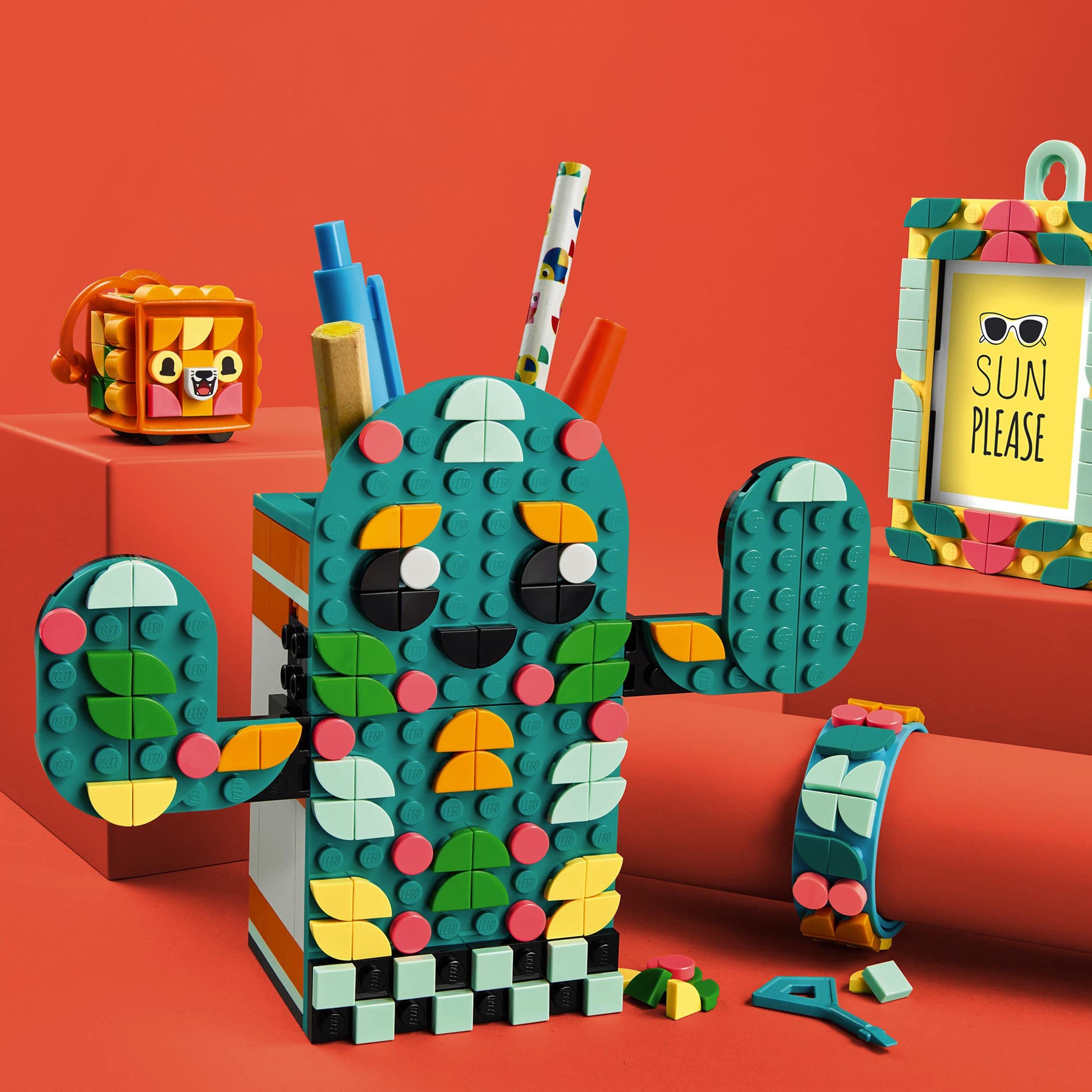 LEGO 41937 DOTS Multi Pack - Sensazioni Estive 4 in 1, Kit di Giocattoli Creativi per Bambini con Cornice Portafoto, Braccialetto, Portachiavi e Portapenne