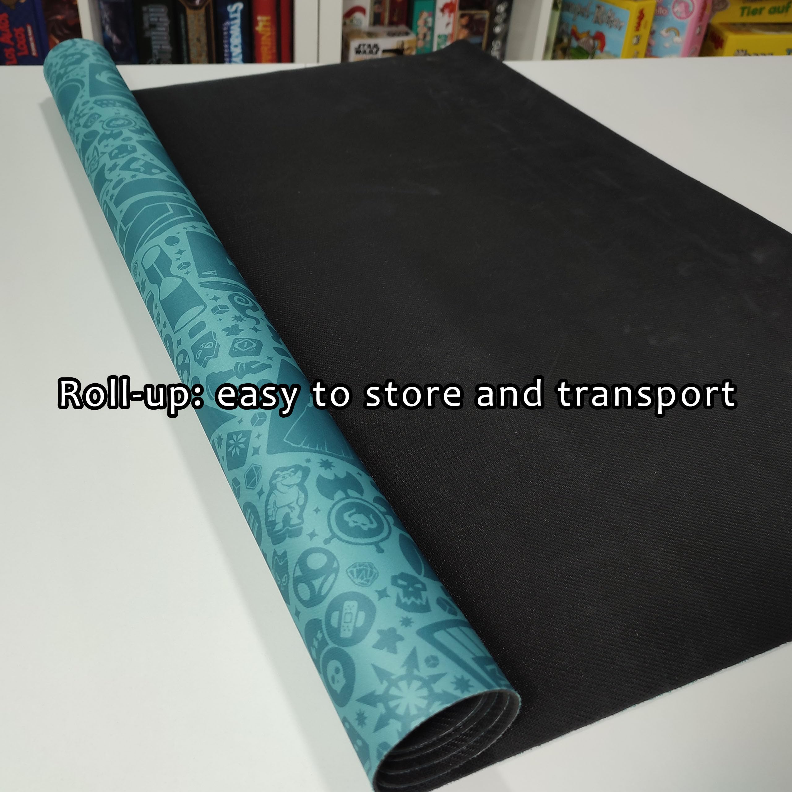 Neoprene Play Mat | Tapete especializado para Juegos de Mesa, Dados y Cartas | 140 x 80 cm | Impermeable, Antideslizante y Enrollable (Gaming (Blue))