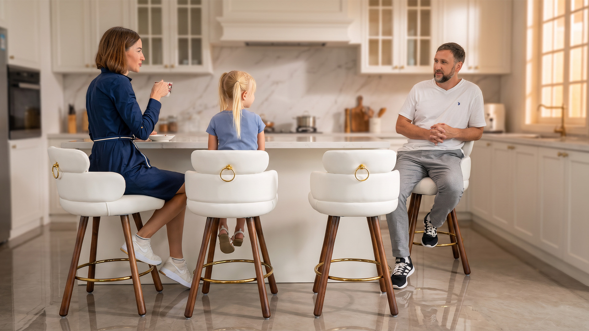 Conjunto de 4 Butacos Giratorios para Barra Alta de 26 Pulgadas, Blanco en Cuero Sintético | Altura Ideal para Barras de 35-39 Pulgadas, Estructura de Madera Maciza, Rotación Segura de 360°, Fácil Limpieza y Antideslizante miniatura 7
