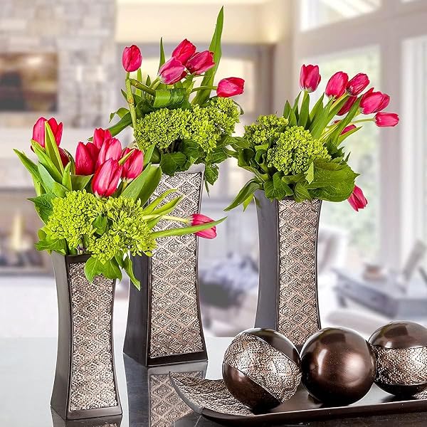 Lovely Dining Room Table Centerpiece Ideas for Every Season 3 Rustic Brown Orb and Tray Centerpiece