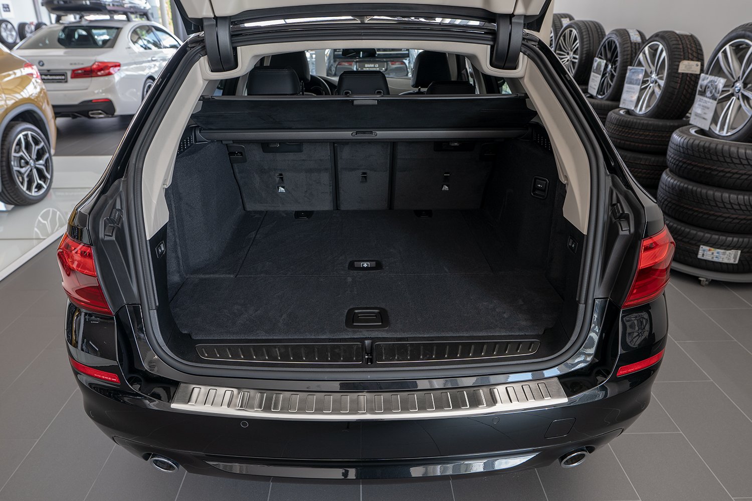 Protection seuil de coffre BMW X5 (E70) - noir