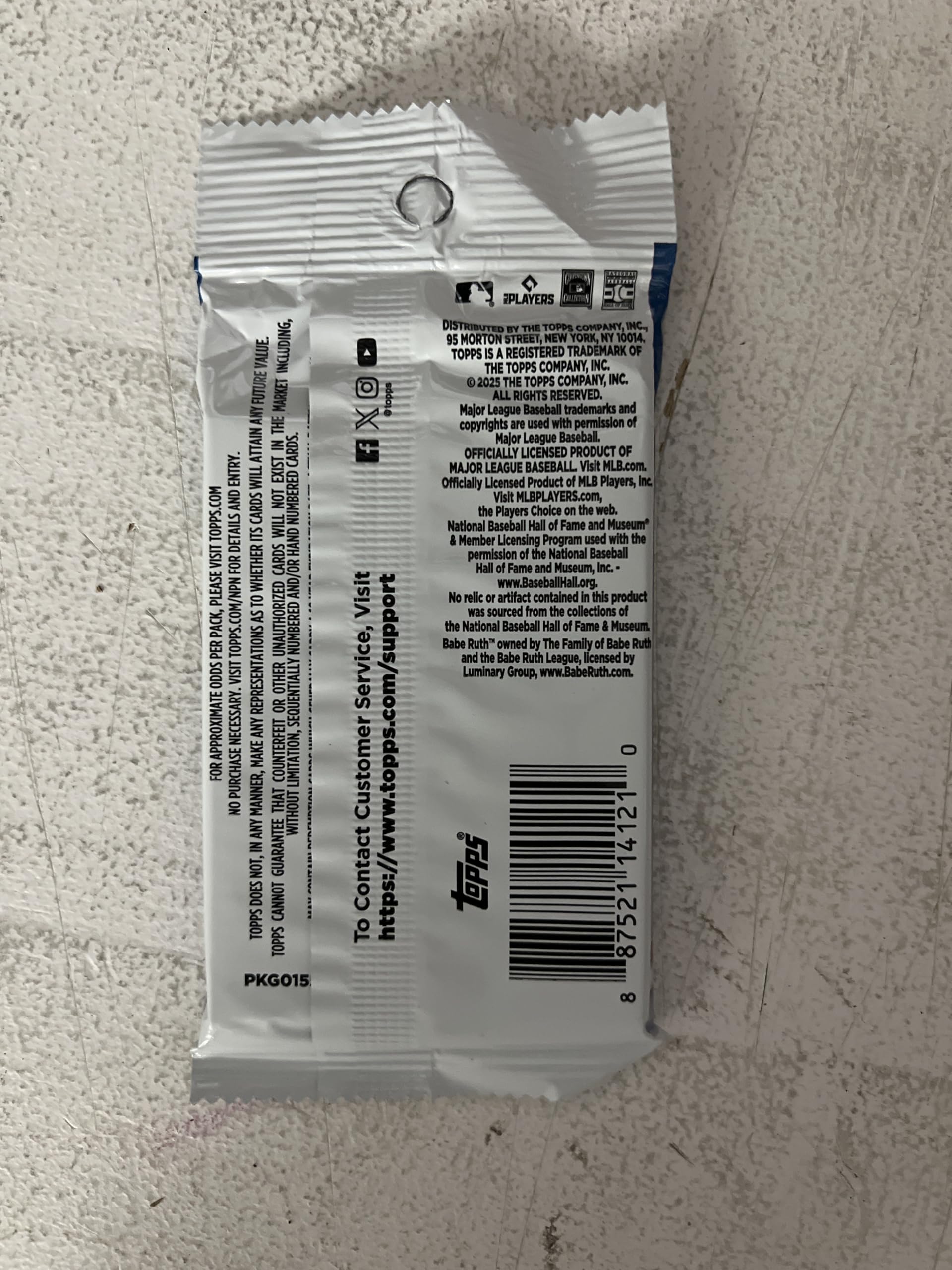 Topps 2025 Series 2 Baseball Trading Card Pack (14 Cards)