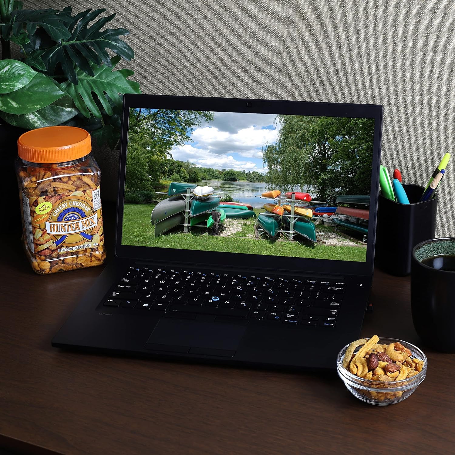 Southern Style Nuts Cheesy Cheddar Hunter Bulk Trail Mix, 20 oz view 4