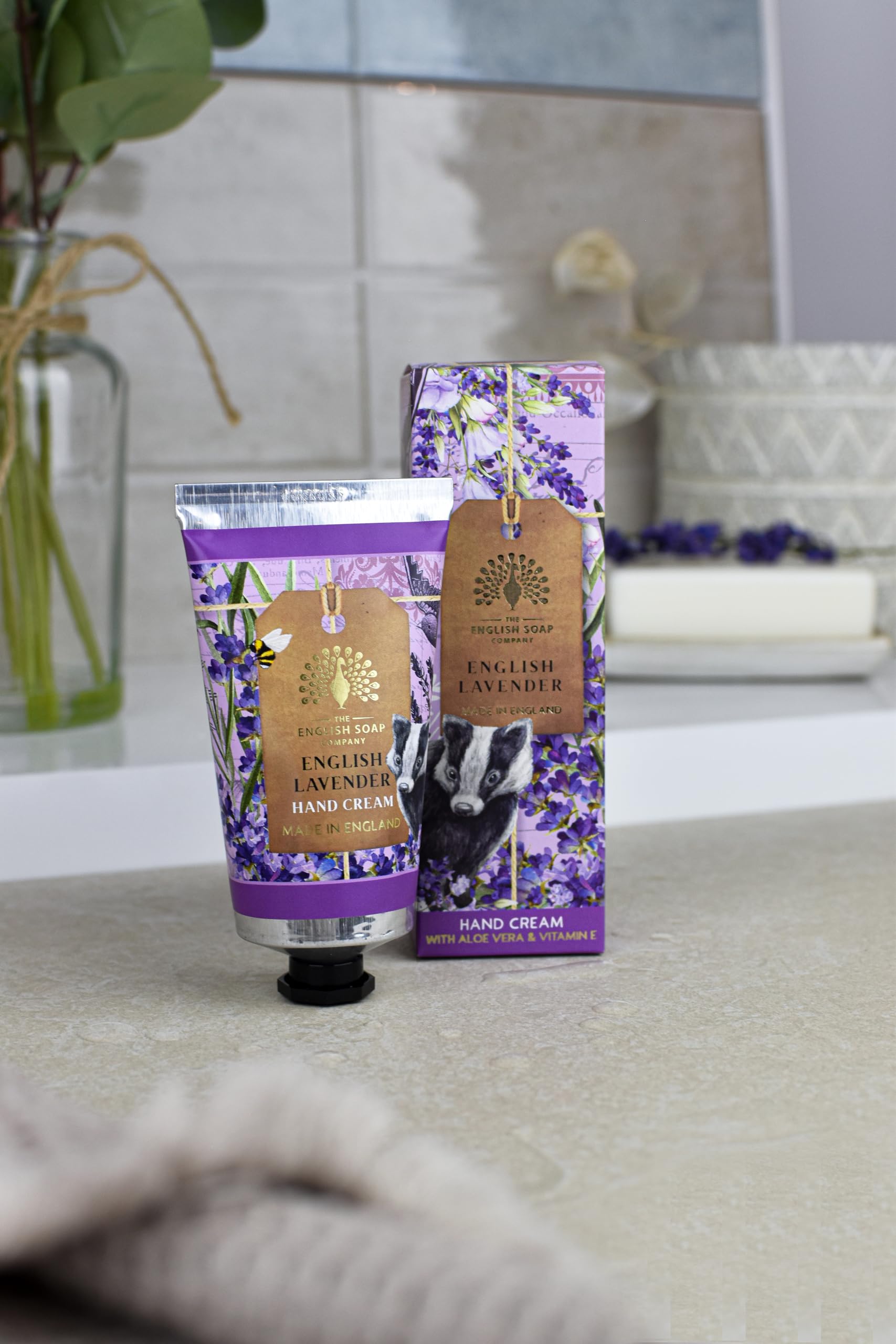 The English Soap Company Anniversary English Lavender Hand Cream, Moisturising Shea Butter, Aloe Vera and Beeswax Formula - Image 4