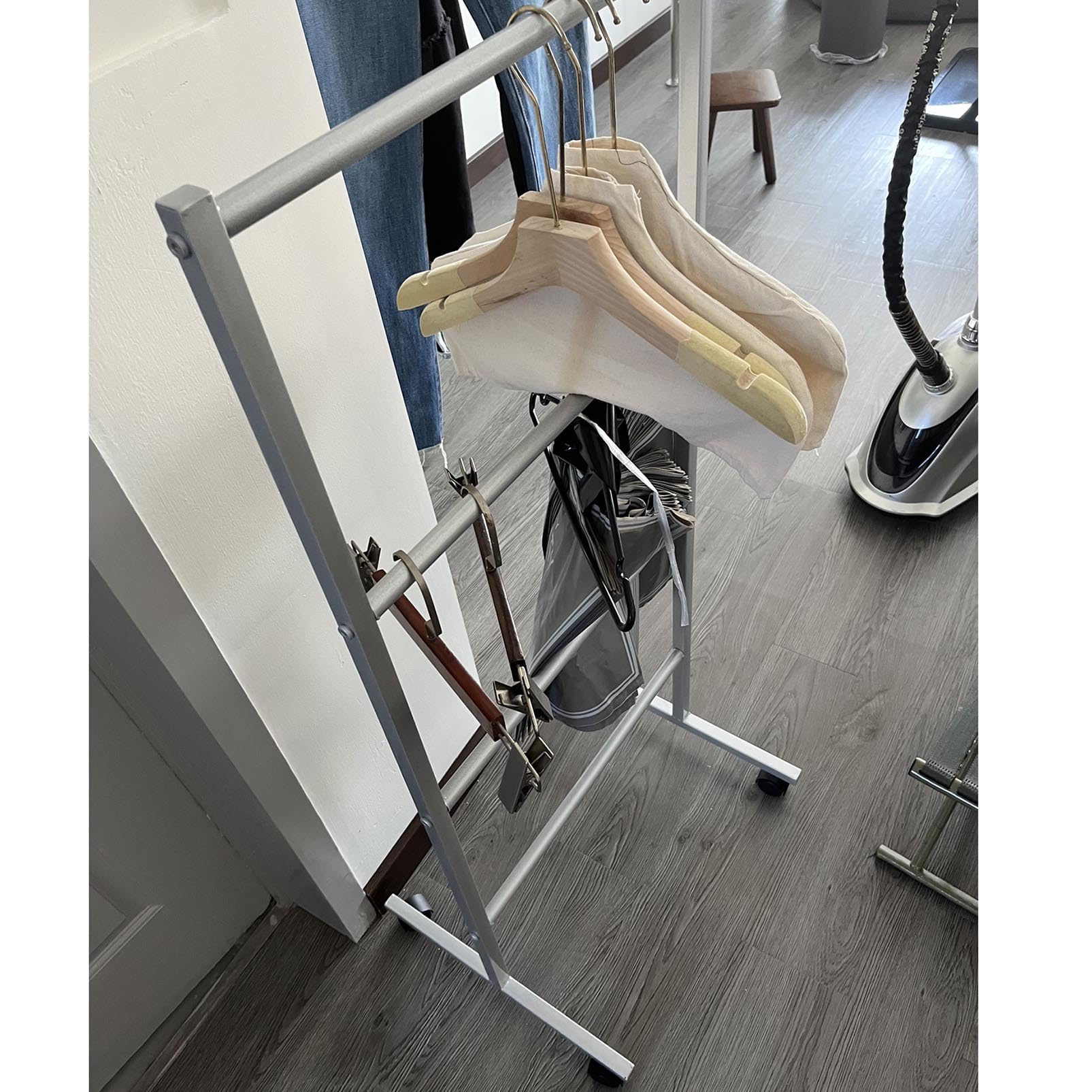 Carrito Apilador para Perchas, Soporte Móvil con 4 Ruedas, Ideal para Centros Comerciales, Tiendas Especializadas Y Lavanderías, Multifuncional para Toallas Y Bufandas, Plateado.