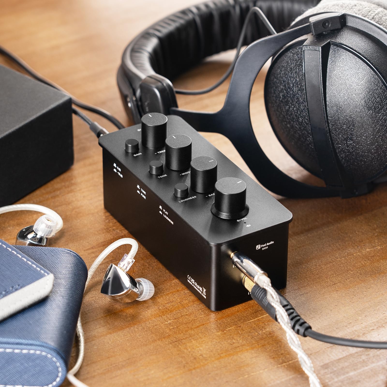Fosi Audio SK01 Préamplificateur égaliseur pour Casque d'écoute, Contrôle de la Tonalité des Graves, des Médiums et des Aigus, Amplificateur Analogique Portable de Class-A pour Jacks de 3,5mm & 6,35mm