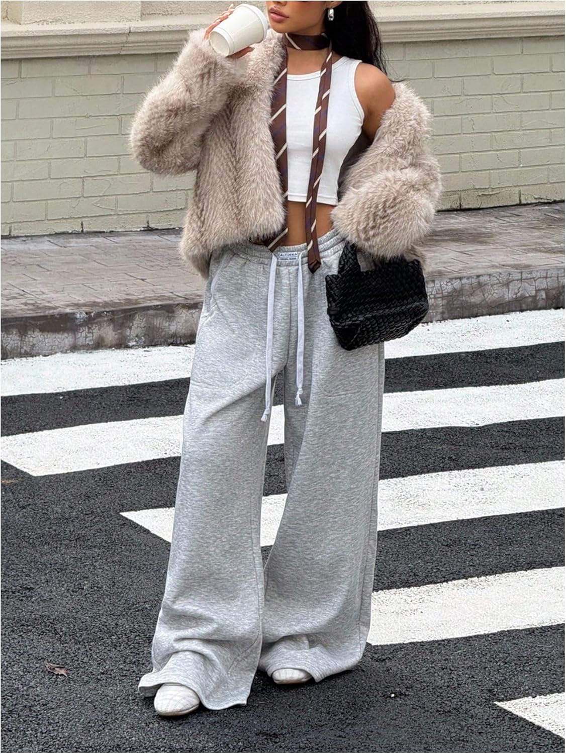 Women's Casual Sweatpants Drawstring Waisted Wide Leg Pants Athletic Pants - Image 5