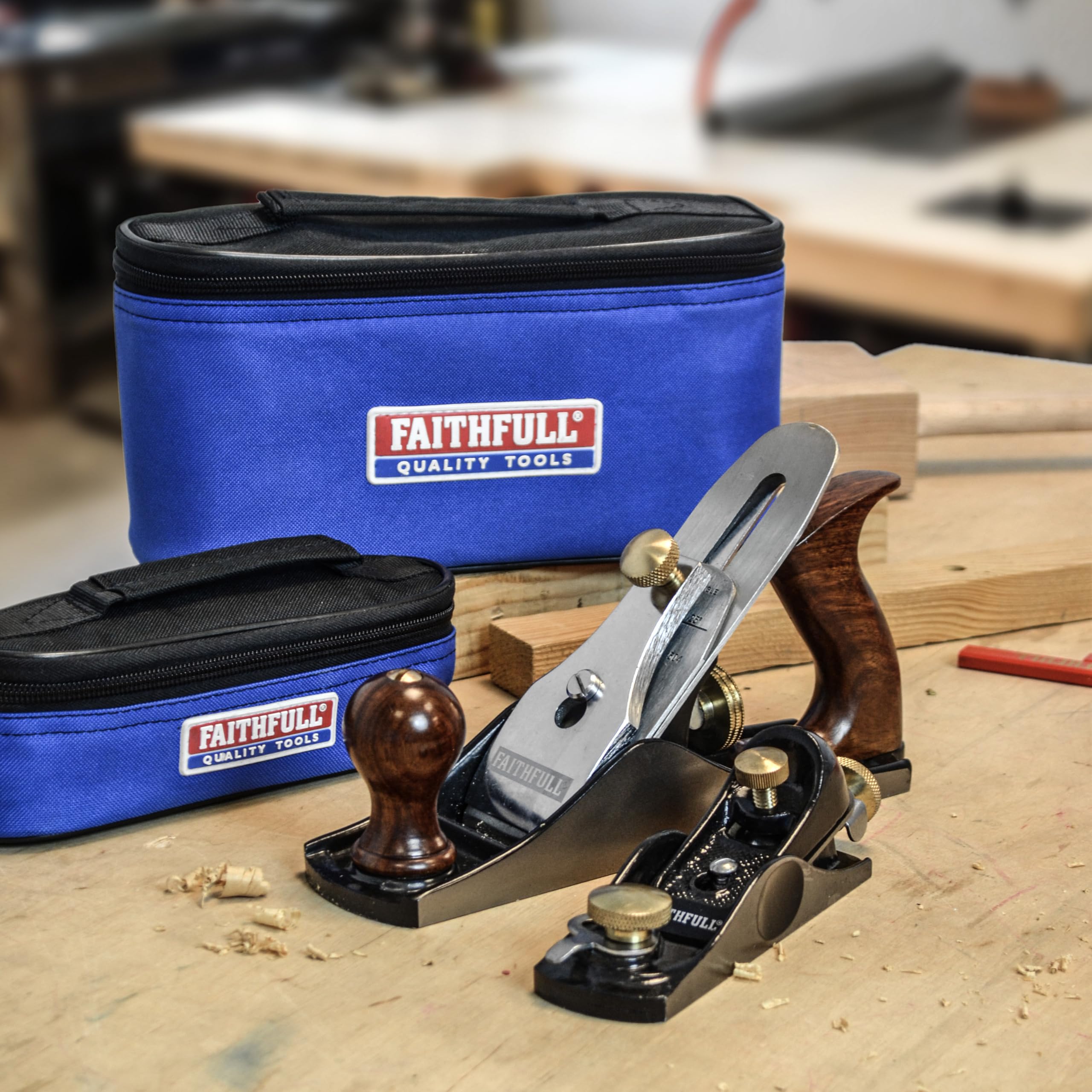 Set di pialle Faithfull n. 4 e n. 6012 con borse portaoggetti in tela – Pialle manuali in ghisa per levigatura, rifilatura, lavorazione delle venature di testa e lavorazione generale del legno