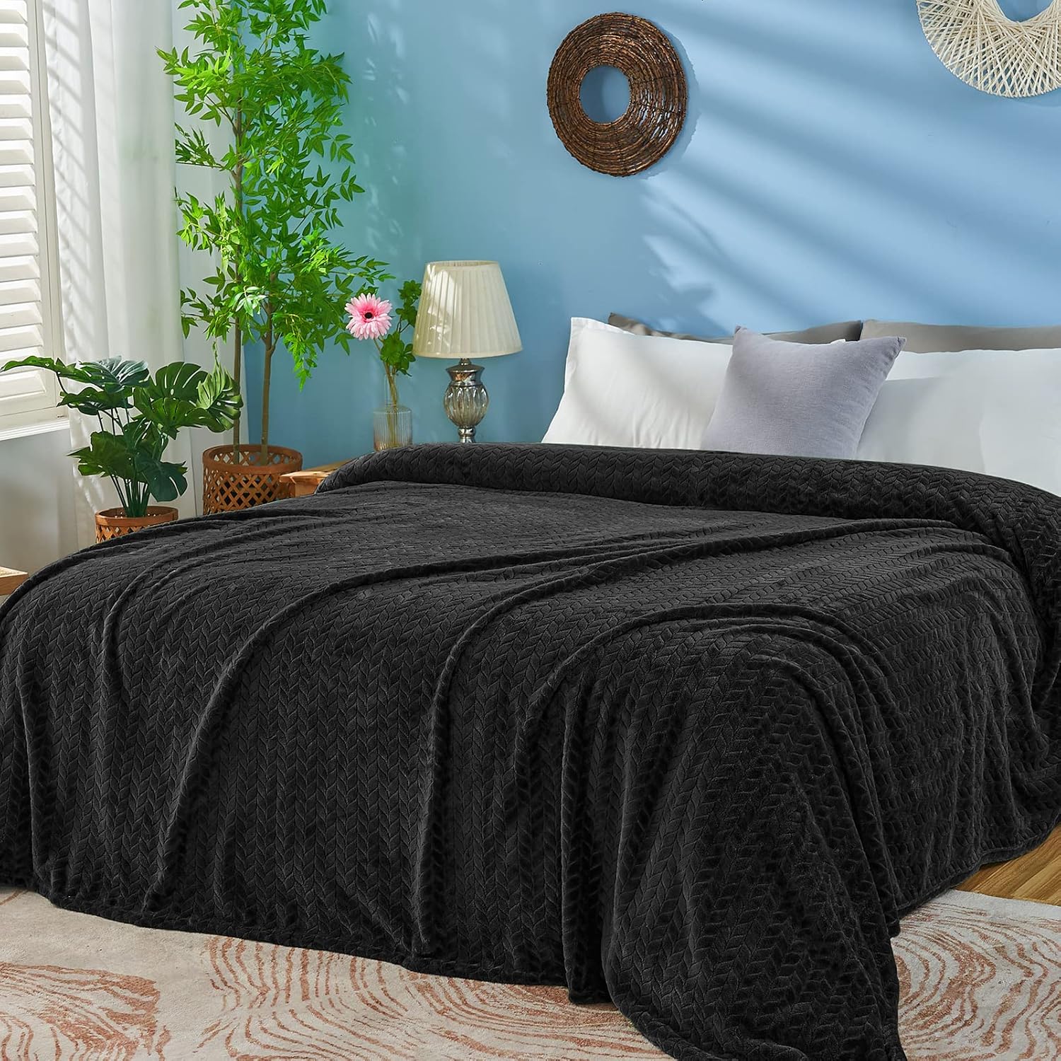 inhand Fleece Queen Blanket for Bed, Super Soft Flannel