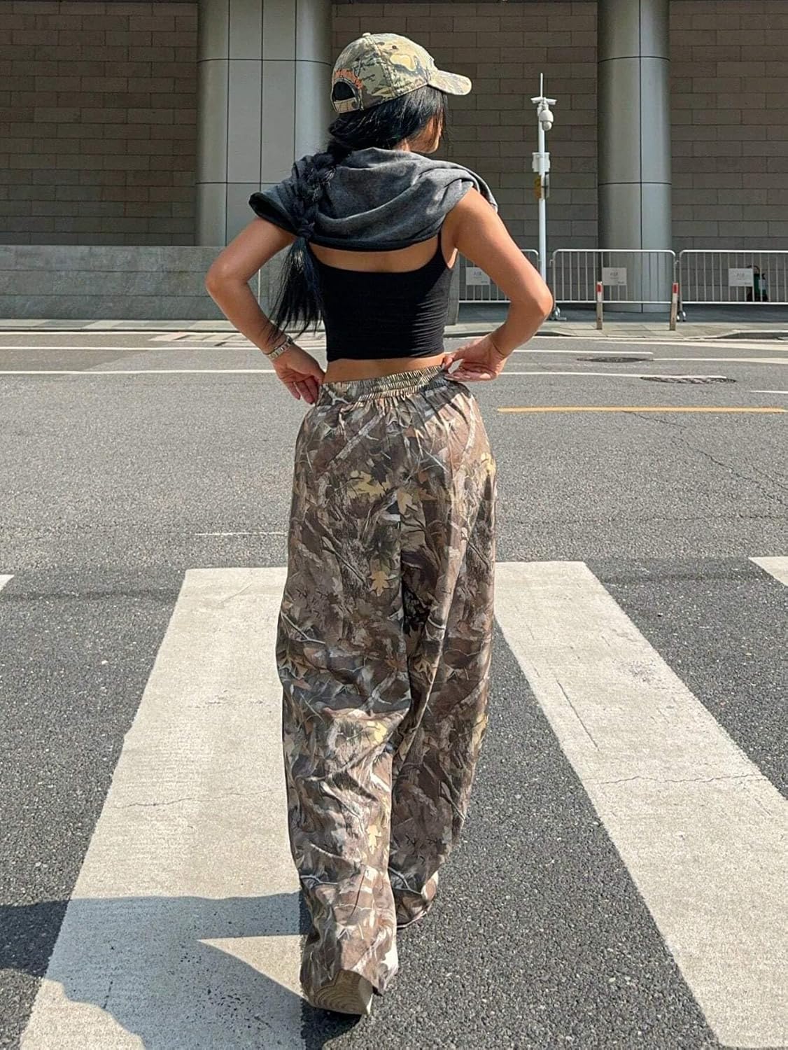 ZAFUL Women's Camo Cargo Pants Y2K Elastic High Waisted Wide Leg Casual Straight Pants Joggers Sweatpants with Patch Detail - Image 2