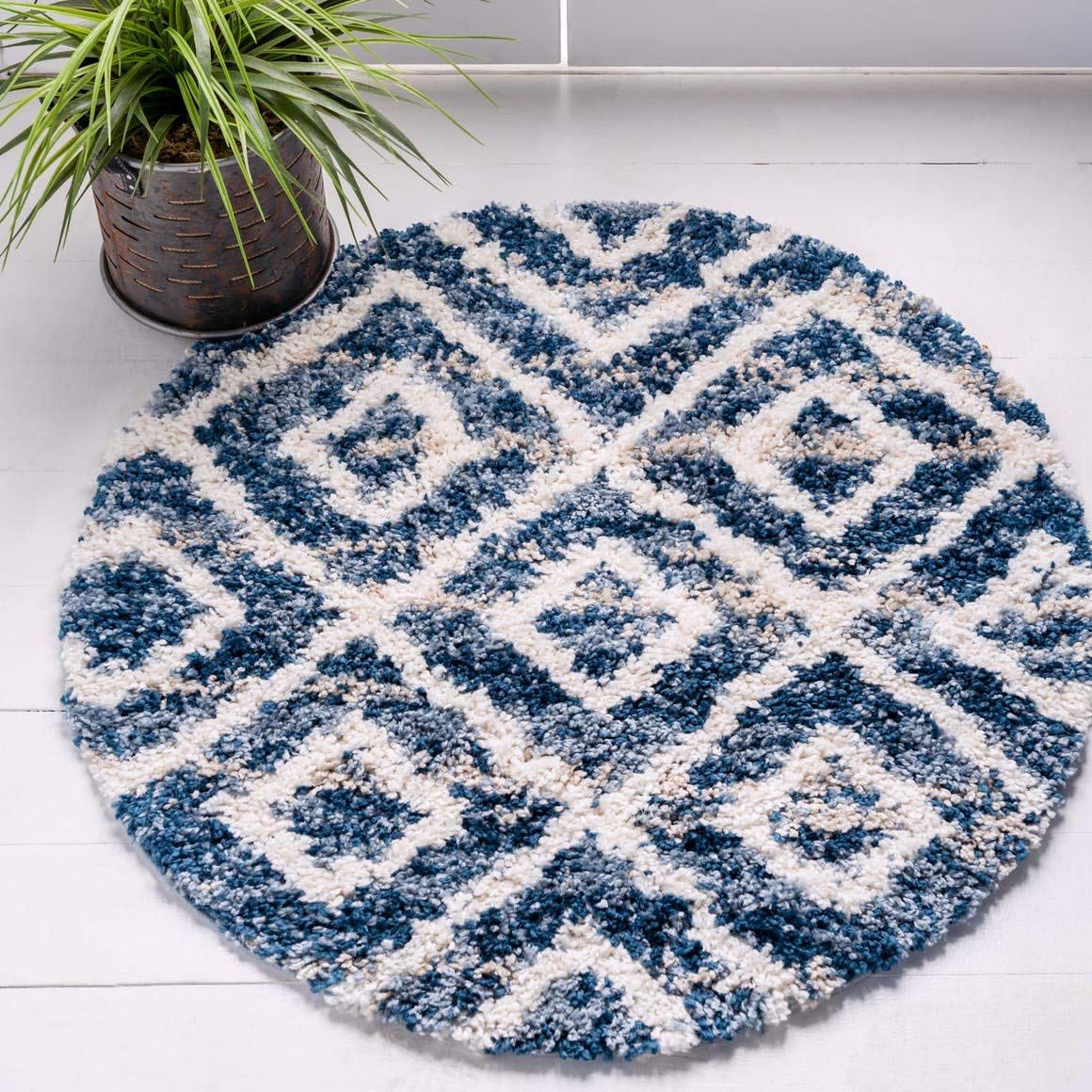 Unique Loom Hygge Shag Collection Area Rug - Diamond (3' 3" Round, Blue/ Beige)