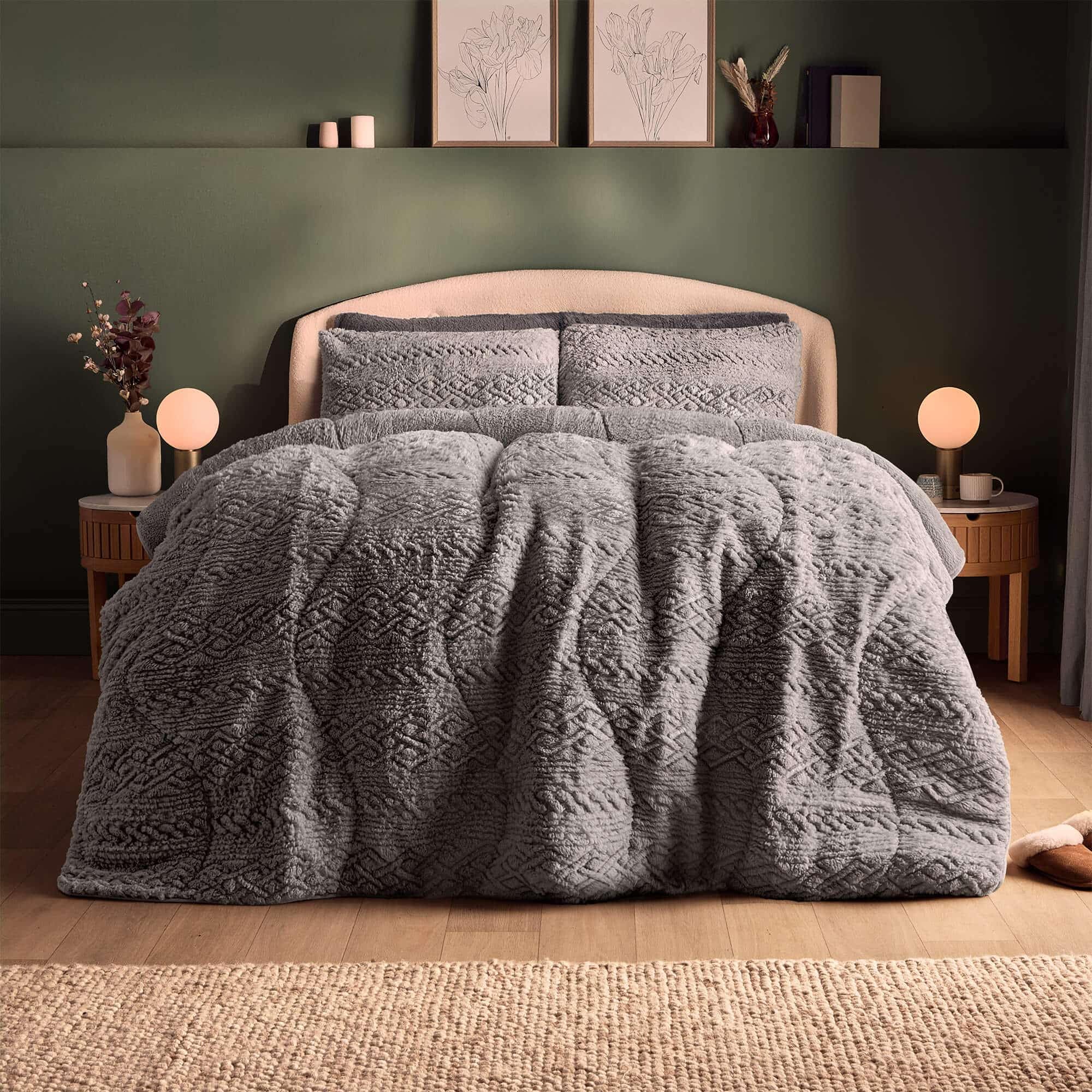 Silentnight Teddy Fleece Coverless Duvet Set Grey