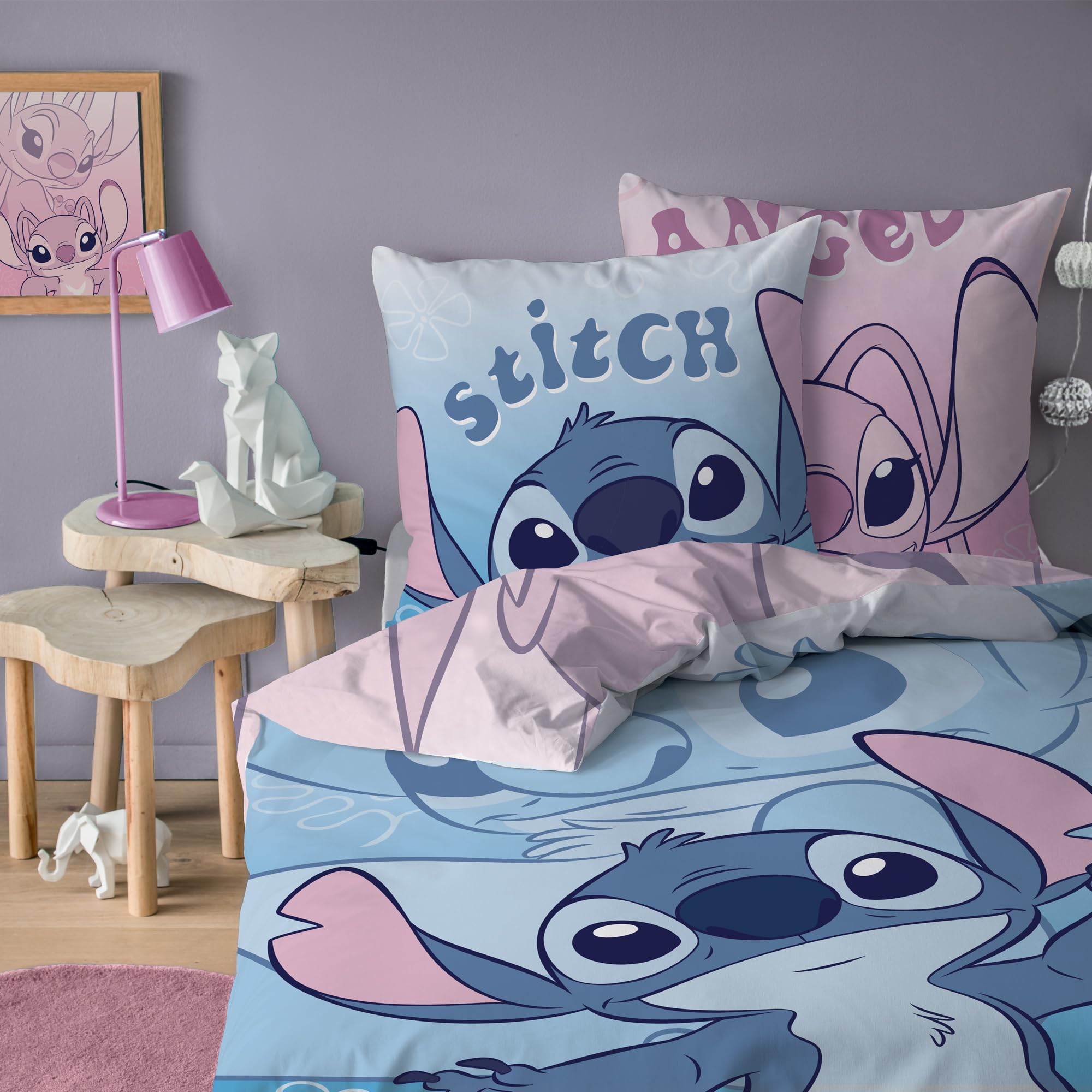 Disney Home Stitch Magic Duo Parure de lit Enfant | 100% Coton | Oeko-​TEX | Housse de Couette 140x200cm + 2 Taie d'oreiller 63x63cm | Imprimé Réversible | Fille (Rose)