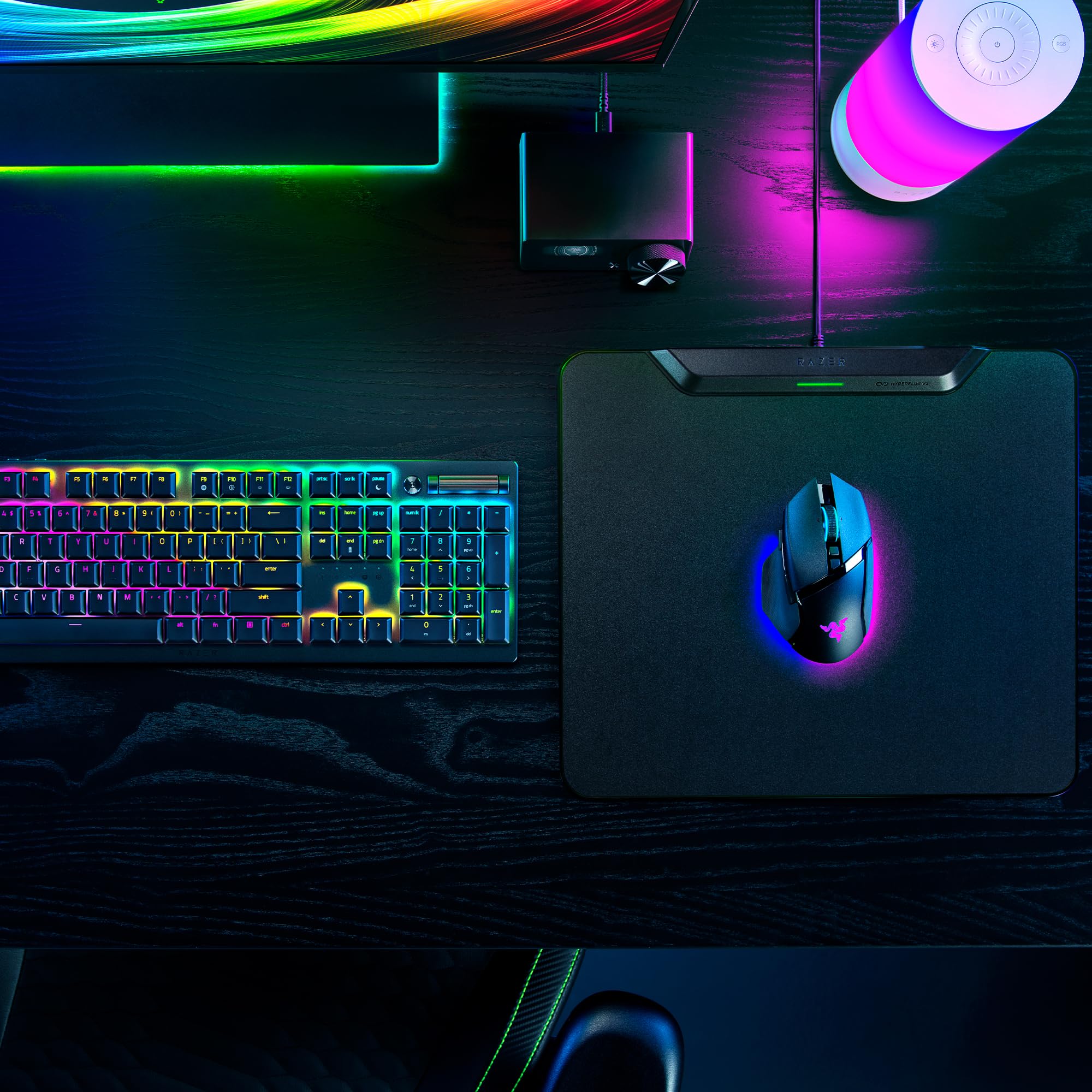 Razer HyperFlux V2 - Tappetino per mouse con ricarica wireless per mouse da gioco - tappetino per mouse da gioco e disco di ricarica (indicatore di ricarica a LED, piedini in gomma antiscivolo) Nero