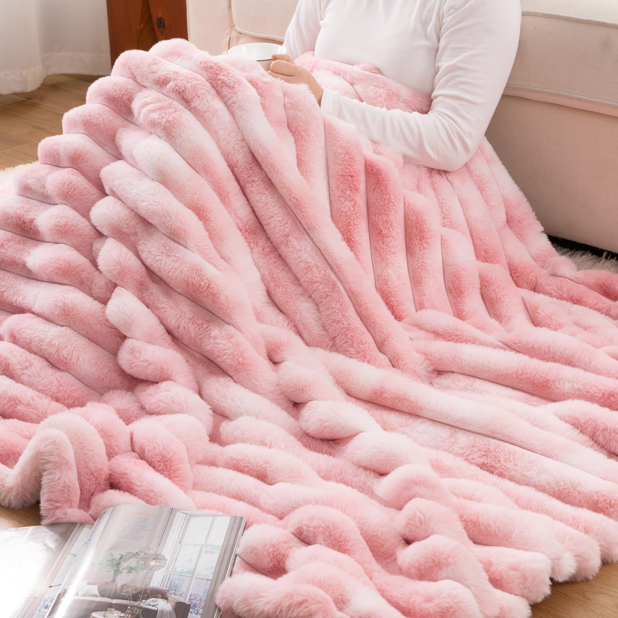 Battilo Faux Rabbit Fur Throw Blanket, Pink Sofa Throws Large, 150x200cm