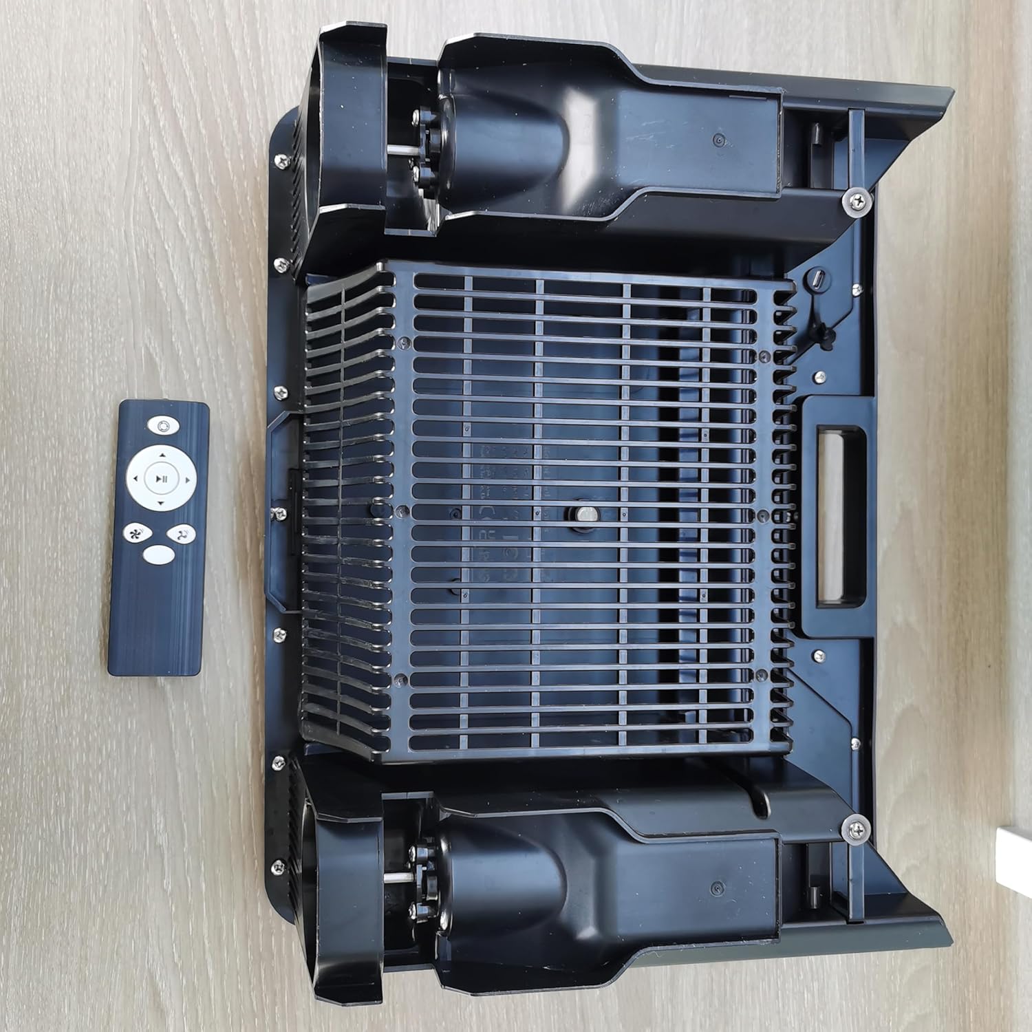 Onderkant view of Zigma Solar Pool Skimmer