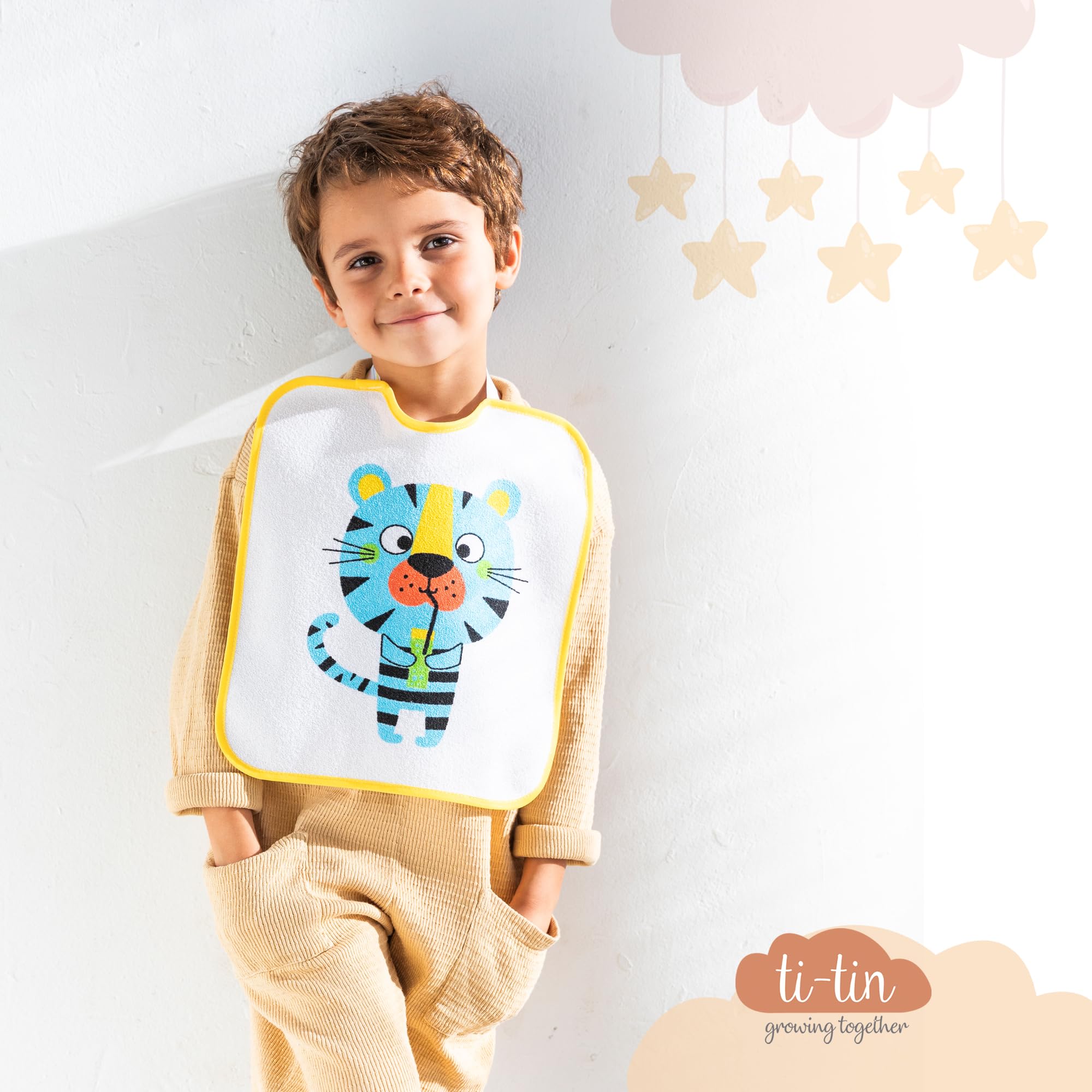 Ti TIN Lot De 4 Bavoirs Bébé Imperméables | Éponge 73% Coton 27% Polyester |Fermeture Élastique | Motifs Animaux |Parfaits Pour Maternelle Cantine | Facile À Nettoyer.