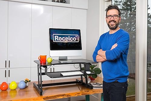 Miniatura 10 de Rocelco Convertidor de escritorio de pie ajustable de 32 pulgadas de altura con paquete de alfombrilla antifatiga, elevador de monitor dual para