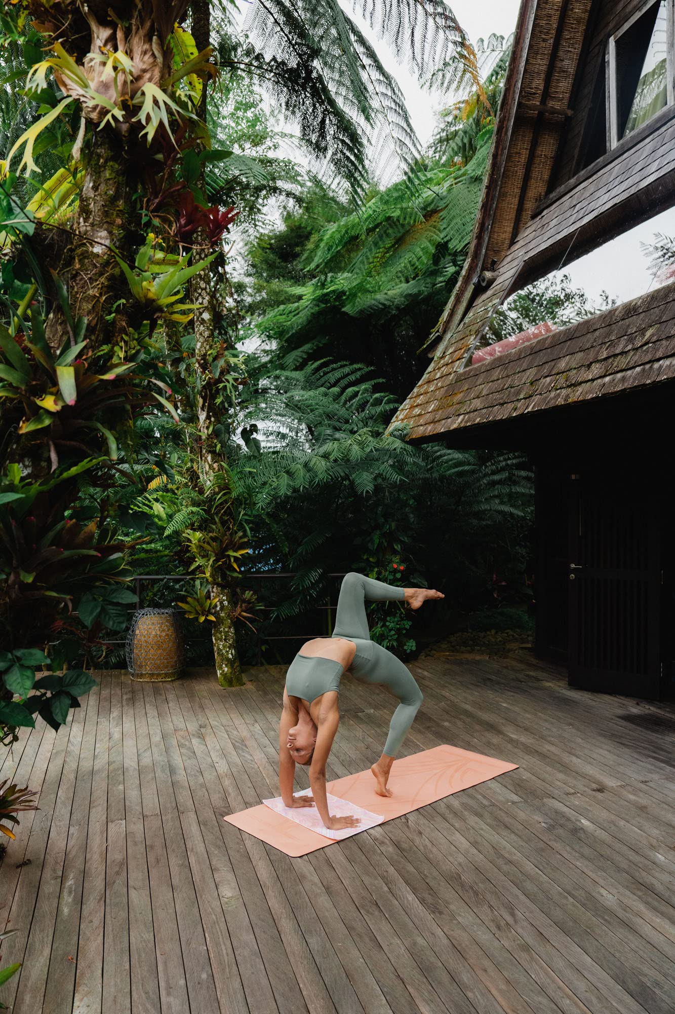 Amazon.co.jp: Yoga Design LAB | ハンドタオル | プレミアム