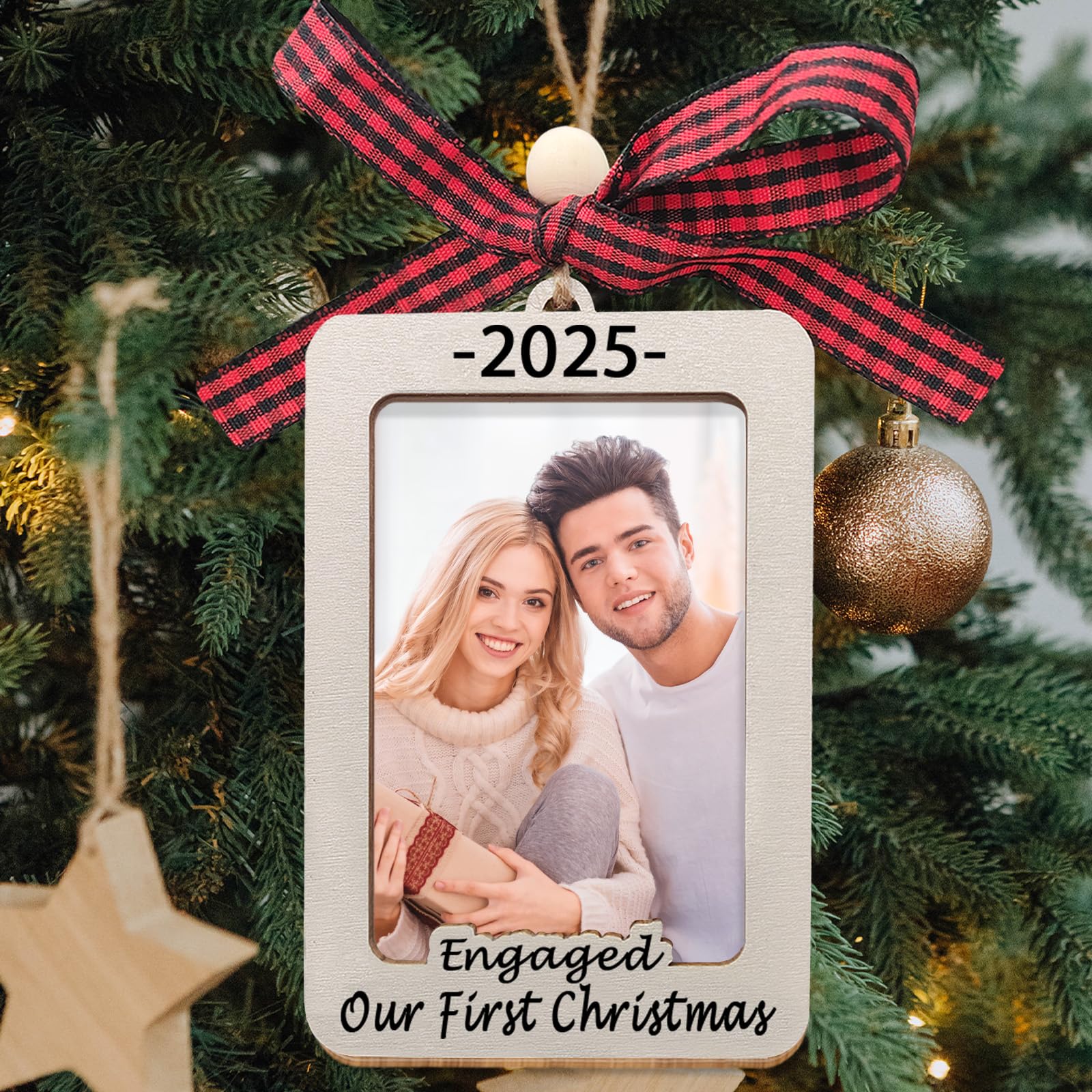 Qylazune Men's Engaget Christmas Decorations Gifts First Christmas Wooden Picture Frame Ornat Bauble Xmas Gifts For Engaged New Couple Wife First Christma Personalised Wooden Picture Remembrance Gift