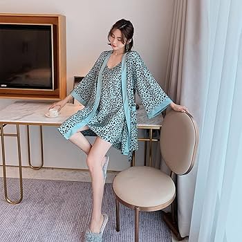 VICTORIA´S SECRET 花&レオパード柄 シルク風ガウン 注目の レディース