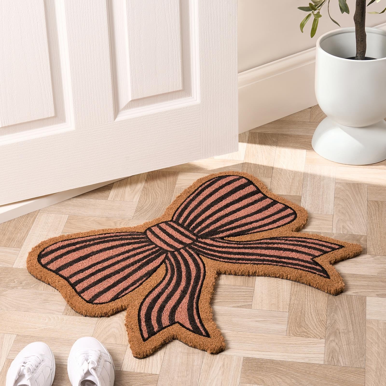 OHS Bow Shaped Outdoor Indoor Door Mat, Gifts for Women Washable Door Mat Non-Slippery Dirt Trapper Doormats Inside Home Decor Welcome Mat Front Doors Coir Doormat, Natural/Pink - 50 x 60cm