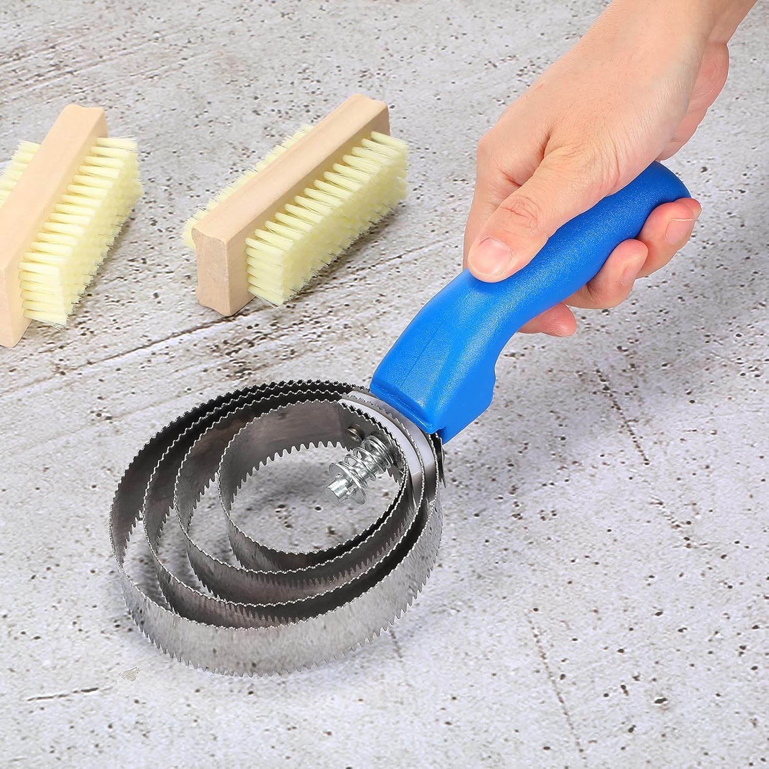 Horse Grooming Reversible Stainless Steel Curry Comb Horse Brush Metal Curry Brush with Handle Grip Jagged 4 Rings for Cow Sheep Horse Dog Cat : Pet Supplies