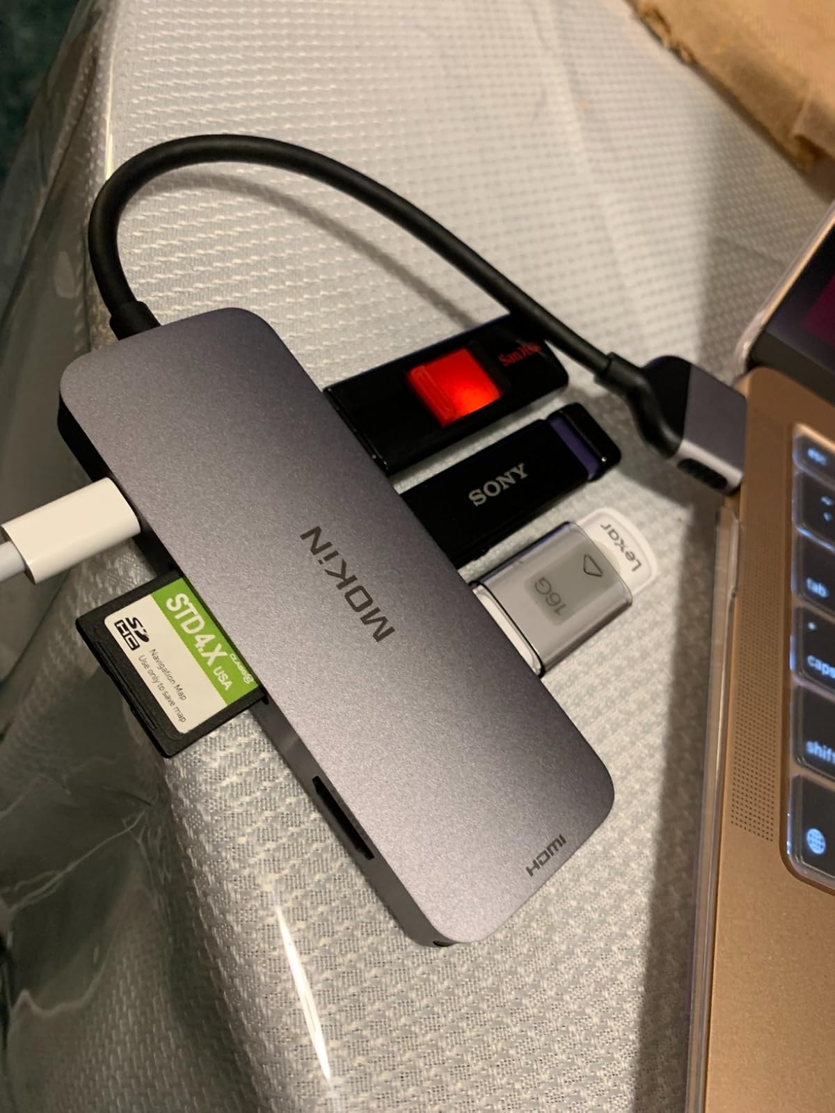 apple macbook accessories