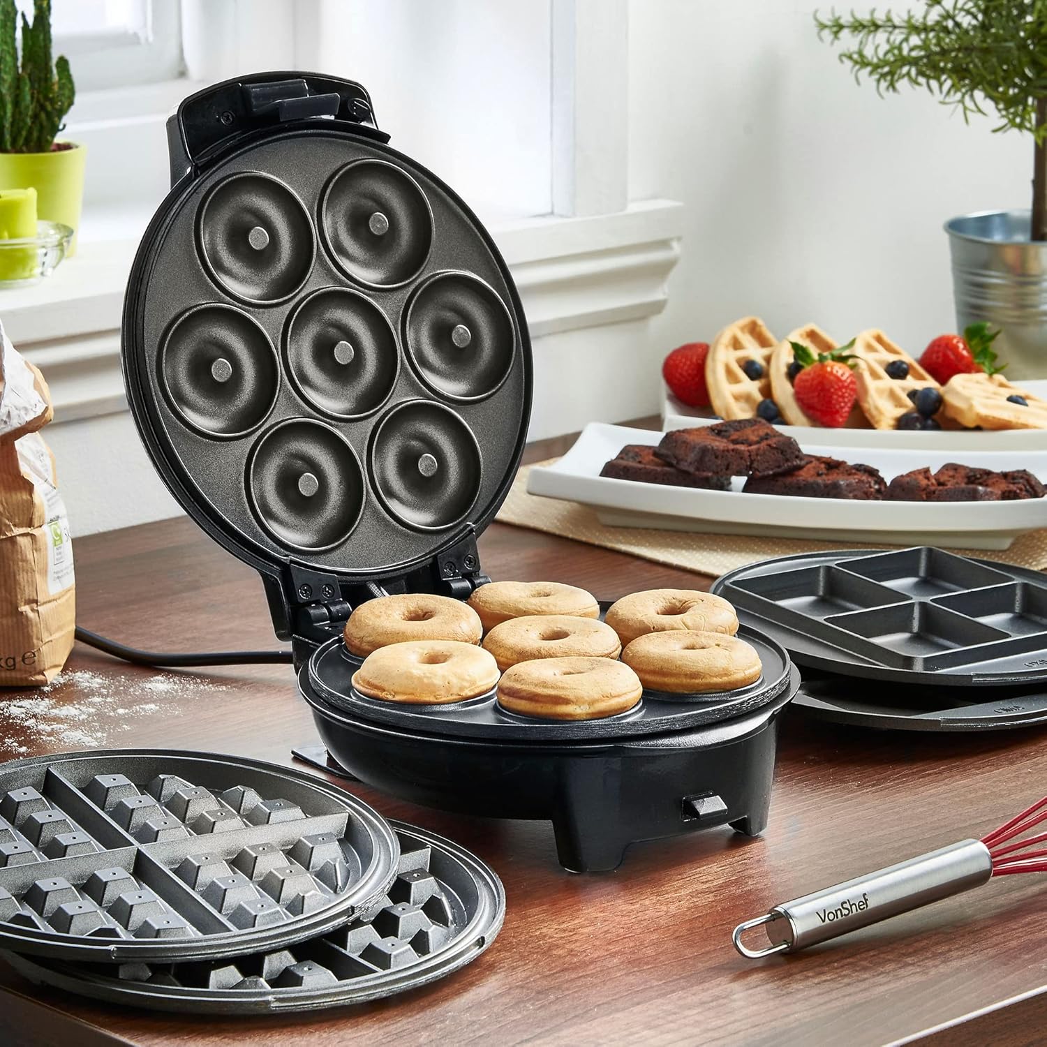 VonShef Waffle Maker Iron Doughnut Brownie Machine Snack Donut 3 in 1
