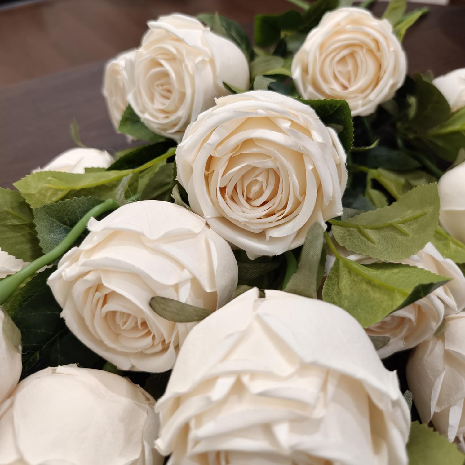 18pcs Artificial Roses, Realistic Fake Roses with Stems, Low Maintenance Real Touch Floral Decor for Home Wedding Table Centerpieces(18, White)