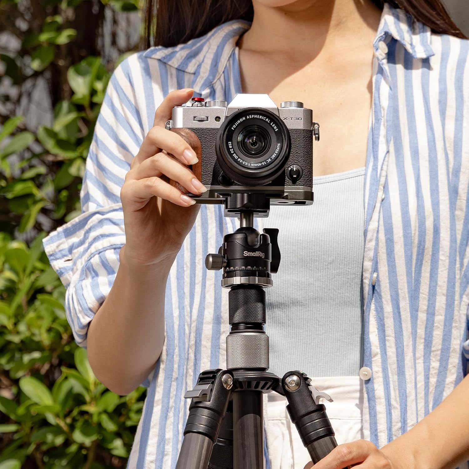 SMALLRIG X-T30 III L-Shaped Mount Plate with Wooden Handle for FUJIFILM X-T30 / X-T30 II/X-T30 III, Quick Release Plate for Arca, 1/4"-20 Threaded Hole, Shutter Button, Charcoal Silver-5668 - Image 8