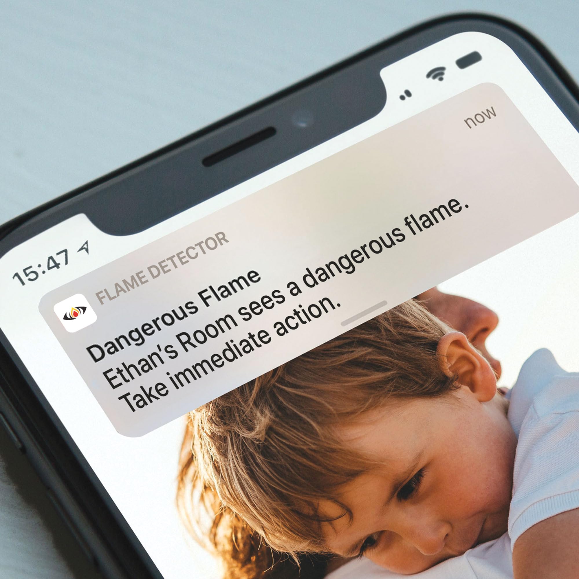 Detección instantánea de llamas, notifica a los teléfonos de la llama y su ubicación, Android e iOS.