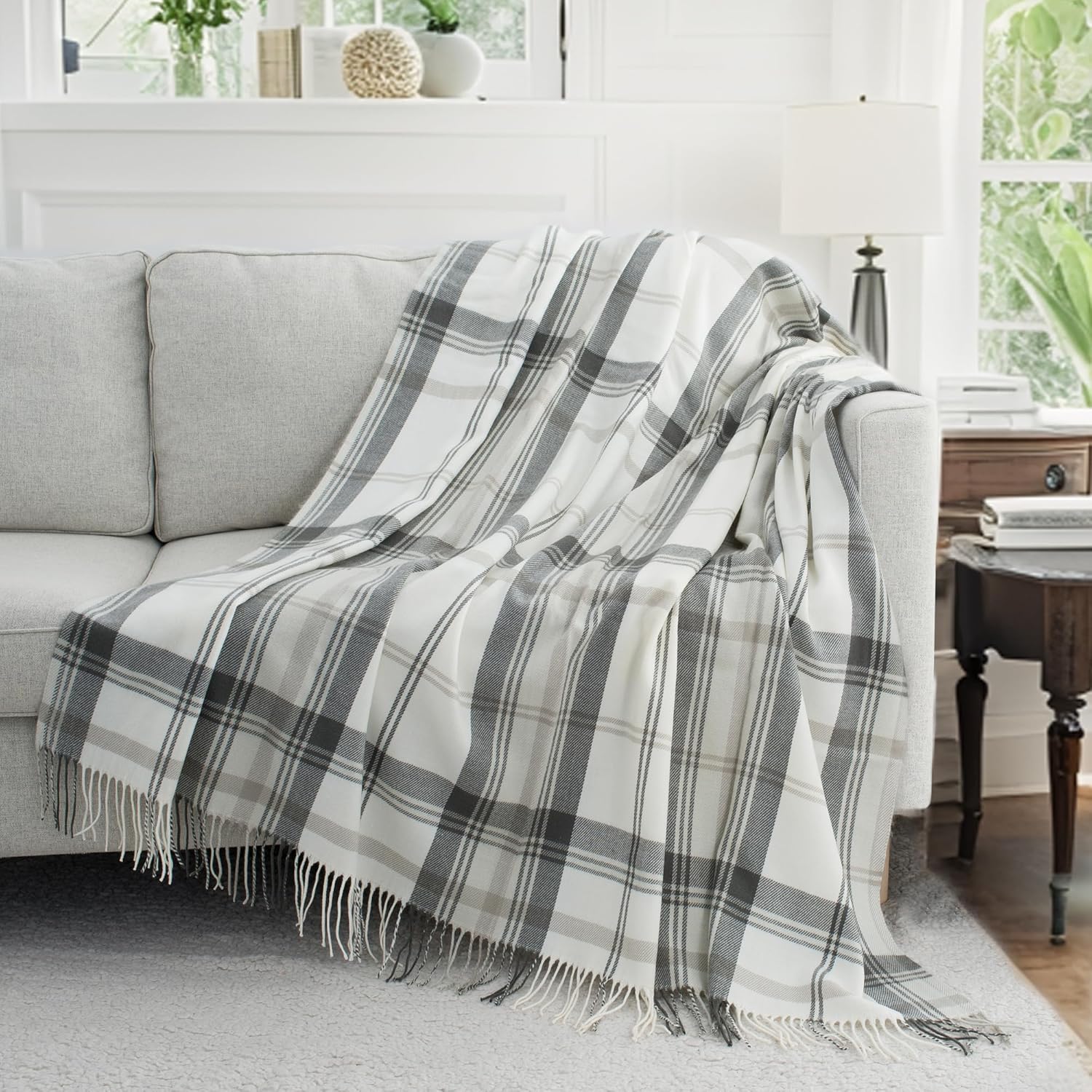 Grey and White Plaid Throw Blanket for Couch,50"X60" Super Soft Cozy Warm Home Decorative Throws with Tassels for Bed Sofa Picnic
