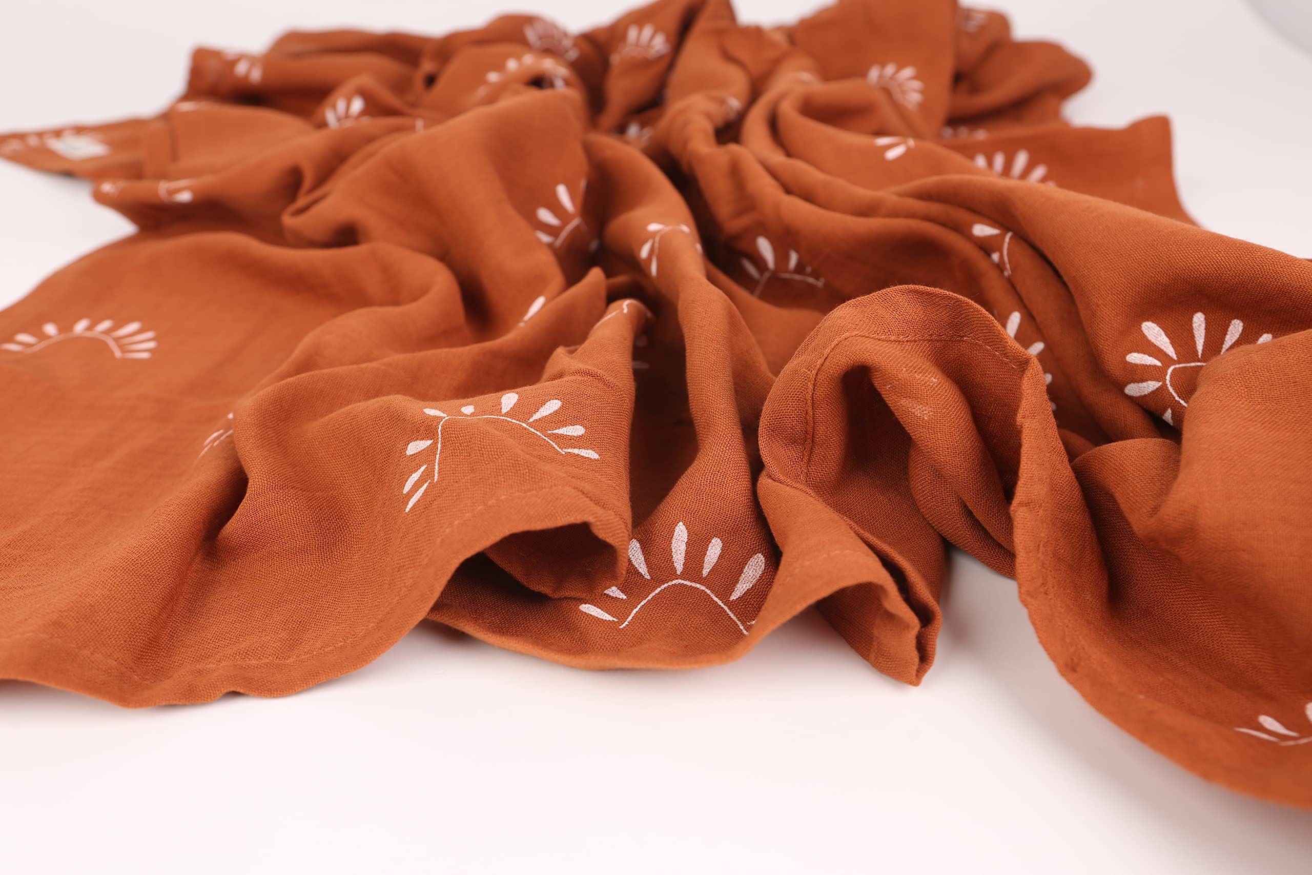 LE'DIOSA LEĆ¢ā¬ā¢DIOSA Muslin Swaddle Blanket Set 100% Organic Cotton Muslin, Gender Neutral for Boys Girls or 120x120 cm Blanket, Pillowcase, Pouch 3 Pcs. Package (Sunshine)