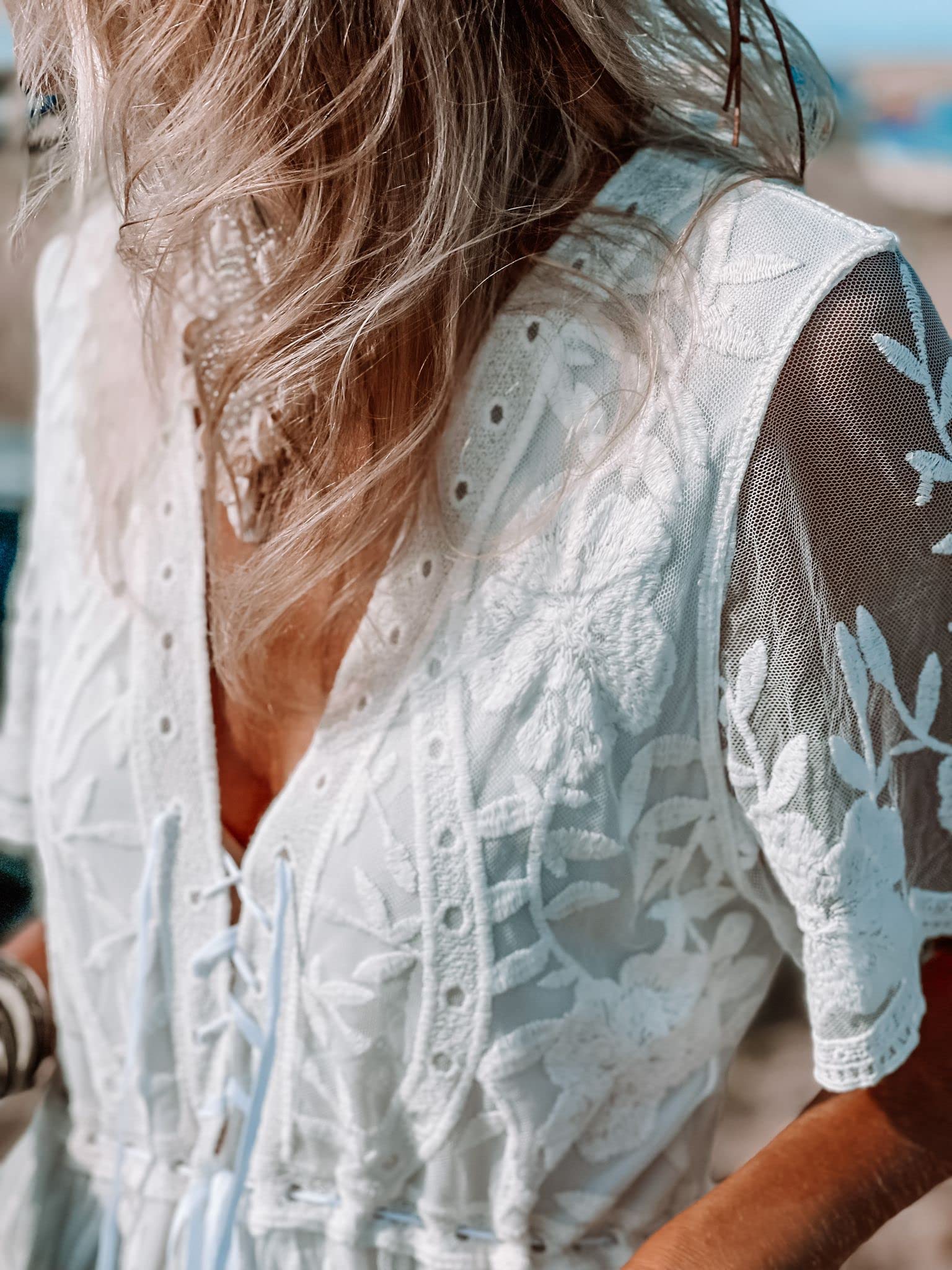 Miro Boho Chic Ibiza Abiti Da Sposa Boho Chic Abito In Pizzo con Scollo A V Profondo. Maniche corte Gonna ampia. Abito da sposa Boho Abito bianco