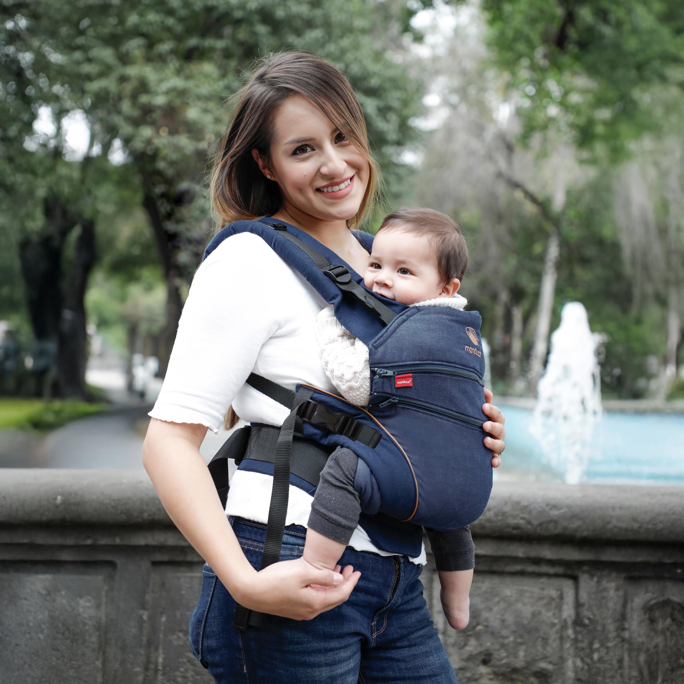 manduca XT Baby Carrier > Uno per Tutti < Marsupio Ergonomico e Flessibile con Seduta Regolabile, Neonati dalla Nascita e Bambini fino a 20kg, Cotone Biologico (denimblue-toffee/jeans blu-caramello)