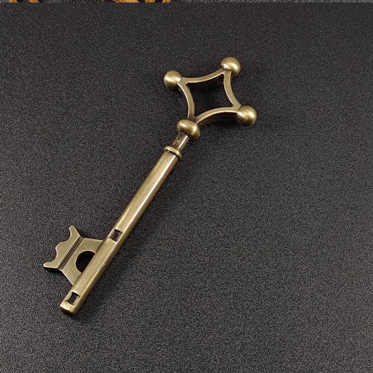 進撃の巨人 エレン ピアス 鍵 attack on titan Pierce 81reukih82L