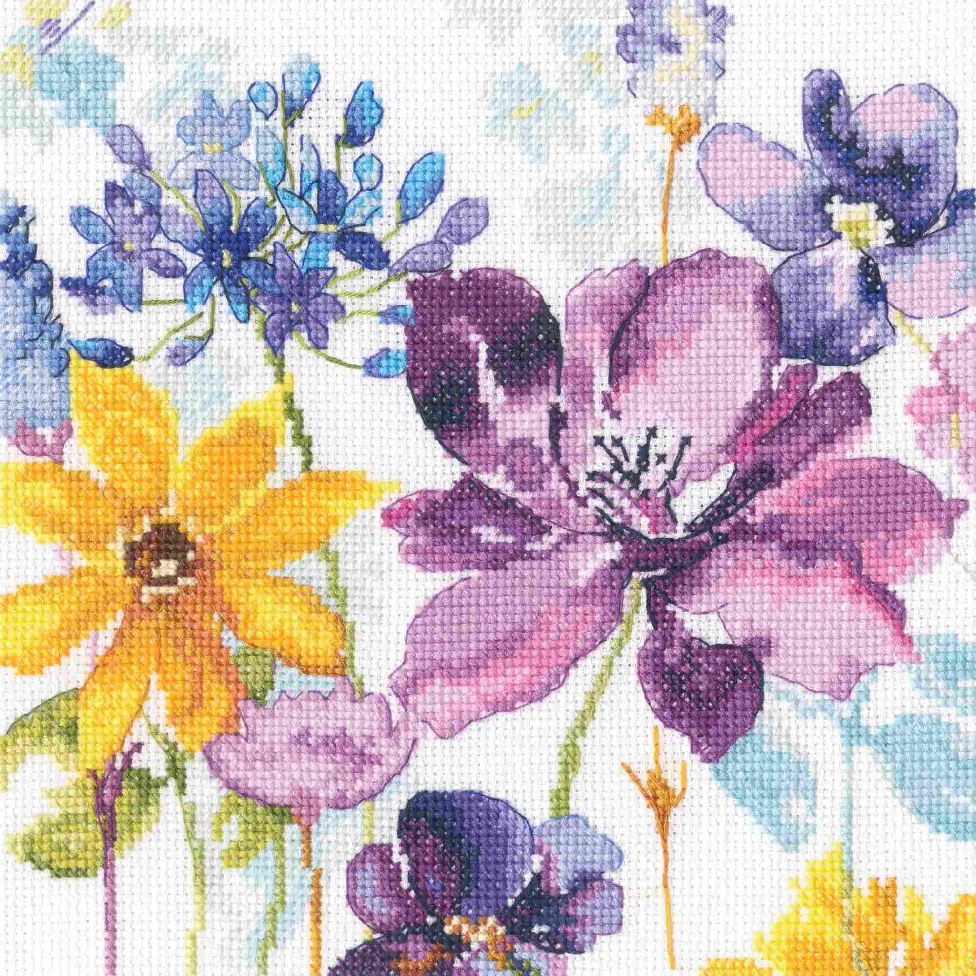 Rto Red/Yellow/Purple Counted Cross Stitch Kit Floral Design M1042, 20 X 20 Cm (7.8"X7.8"), Dmc Mouline Thread, Zweigart Aida, Embroidery Needlework Diy Adult