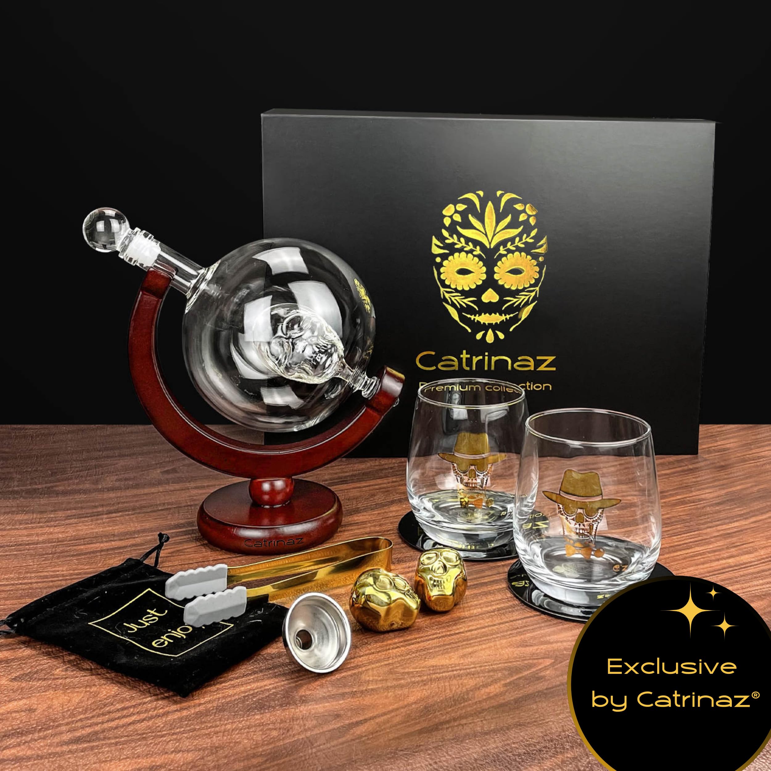 Catrinaz® - Whiskey karaf - Luxe karaf set - 0,9 L - Skull - Premium kwaliteit - Incl. 2 gouden stenen - 2 unieke glazen - 2 onderleggers - Uniek geschenk - Gift box