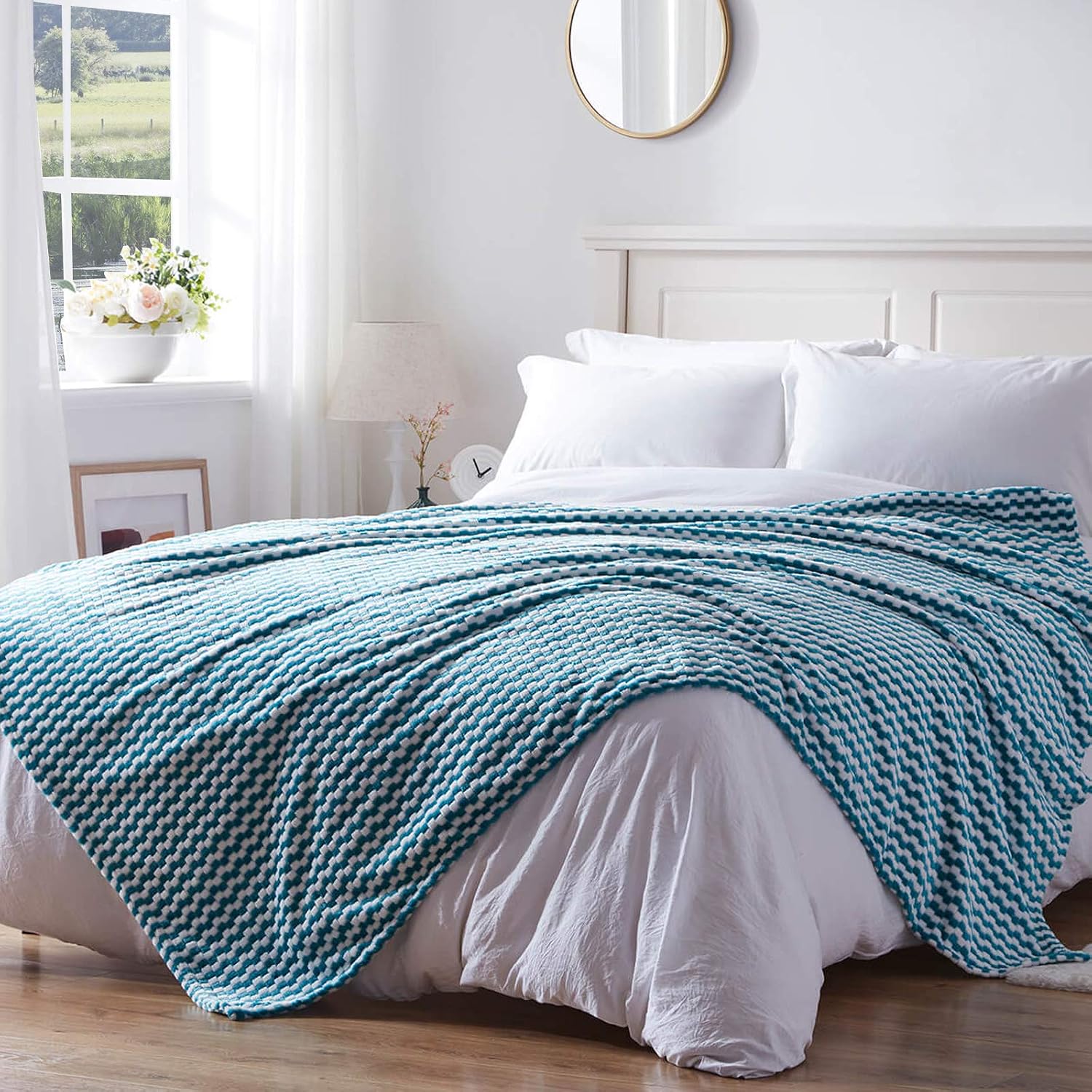 NexHome Fleece Blanket King Size - Teal Lightweight Bed Blankets - Soft Throw Blanket for Sofa, Couch, Camping, Travel - Super Cozy Warm Microfiber for All Season（Teal,108"X90"