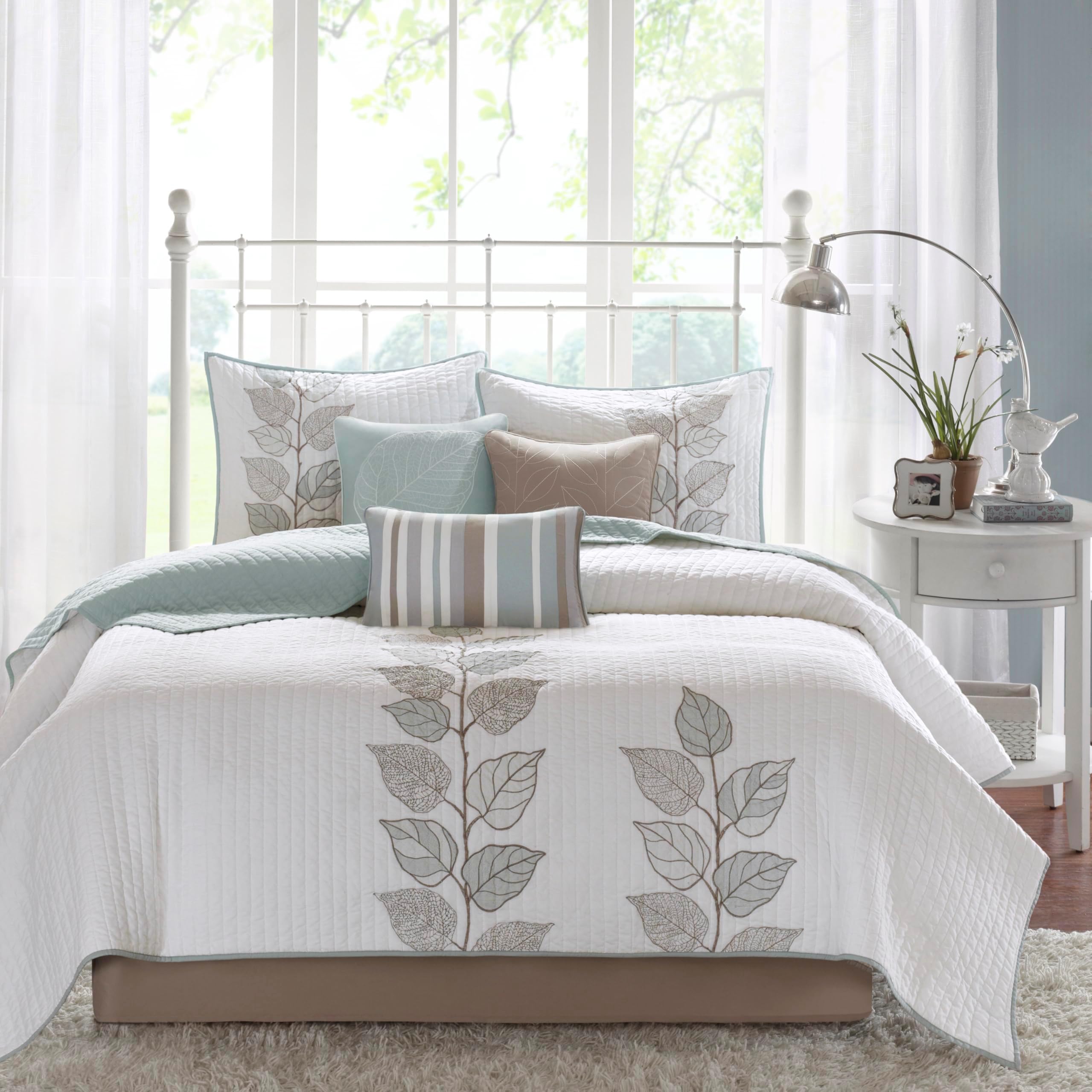 Madison Park Caelie Quilt Modern Classic Design All Season, Breathable Coverlet Lightweight Bedding Set, Matching Shams, Decorative Pillow, Full/Queen(90"x90"), Leaf Blue 6 Piece