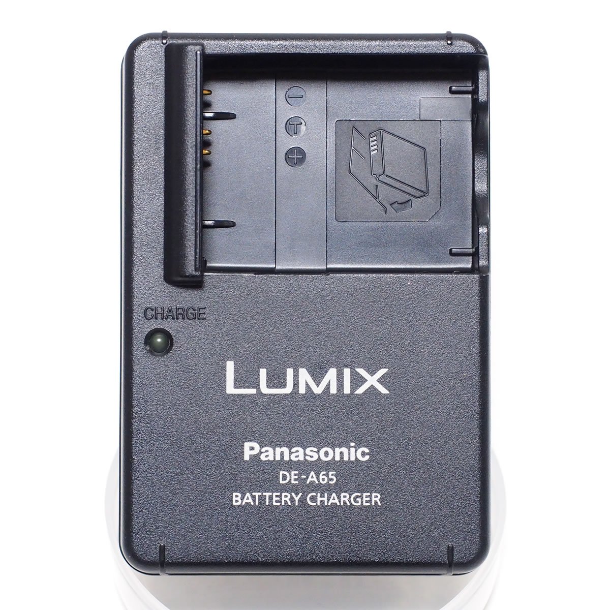 LUMIX LX5 コンパクトデジタルカメラ 本体とバッテリーチャージャー LUMIX LX5 コンパクトデジタルカメラ 本体とバッテリーチャージャー