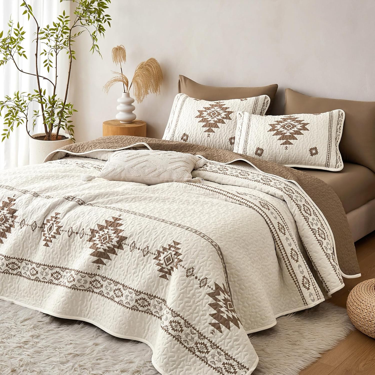 Wake In Cloud - Western Quilt Set, Southwestern Aztec Country Tribal Native American Rustic Ranch, Reversible Lightweight Bedspread Coverlet, 3 Pieces, Beige Brown, Queen/Full Size - Image 3