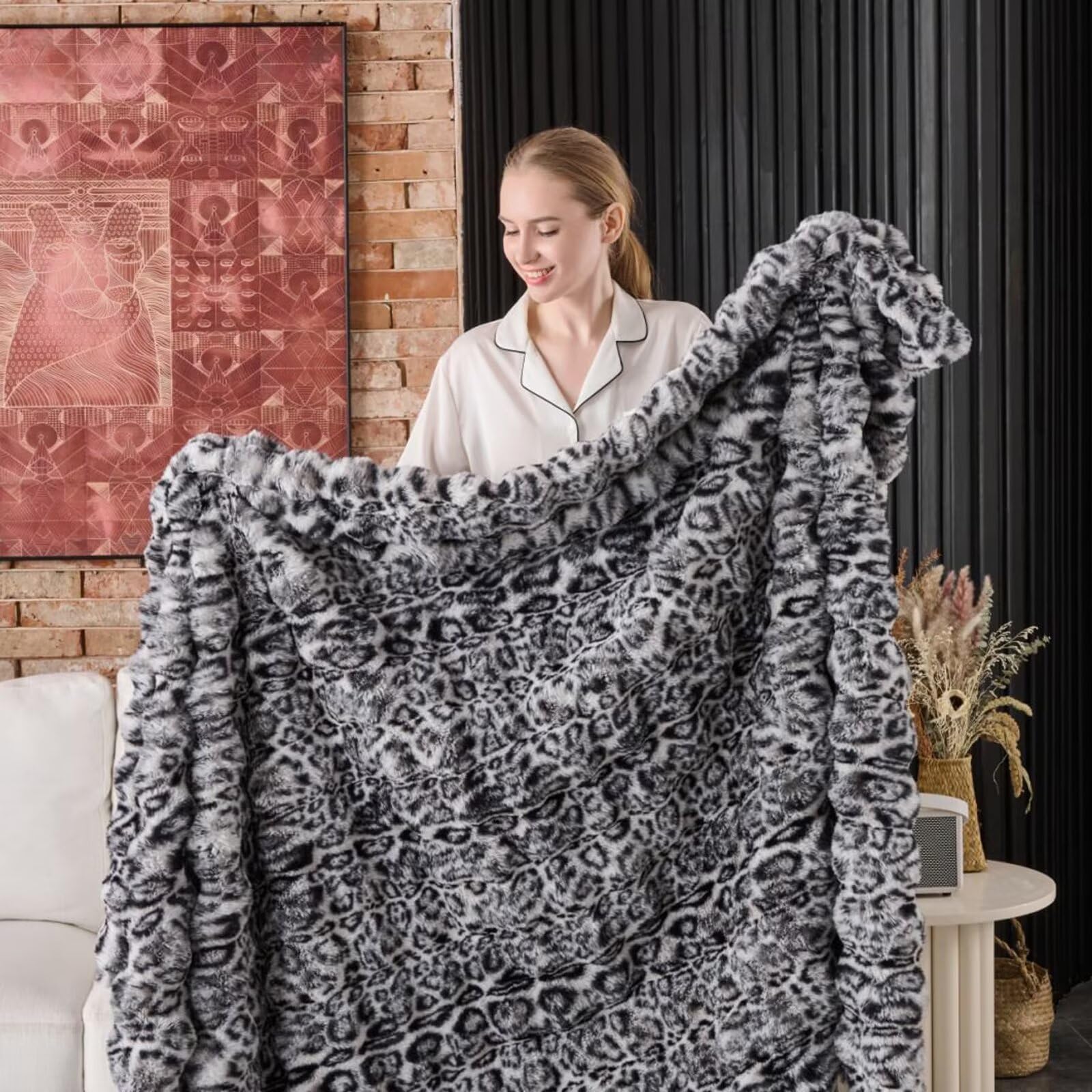760GSM Faux Rabbit Faux Fur Throw Blanket,Super Thick Warm Bubble Blanket Throw,Fuzzy Luxury Plush Decorative Blanket for Couch Bed Sofa(Snow Leopard,50''x 60'')