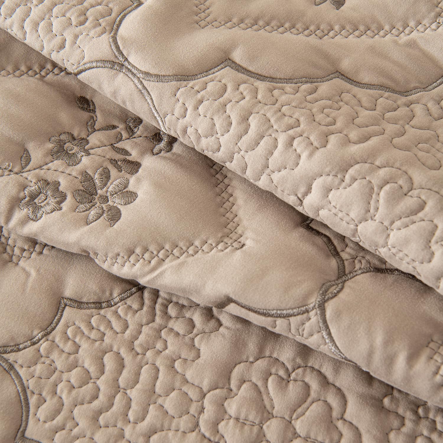 BOV Gray Ruffle Comforter Set Queen - Soft Bedding Set with Pillow Shams - 92x96 Inches - Shabby Chic Comforter for Farmhouse & Vintage-Inspired Bedrooms